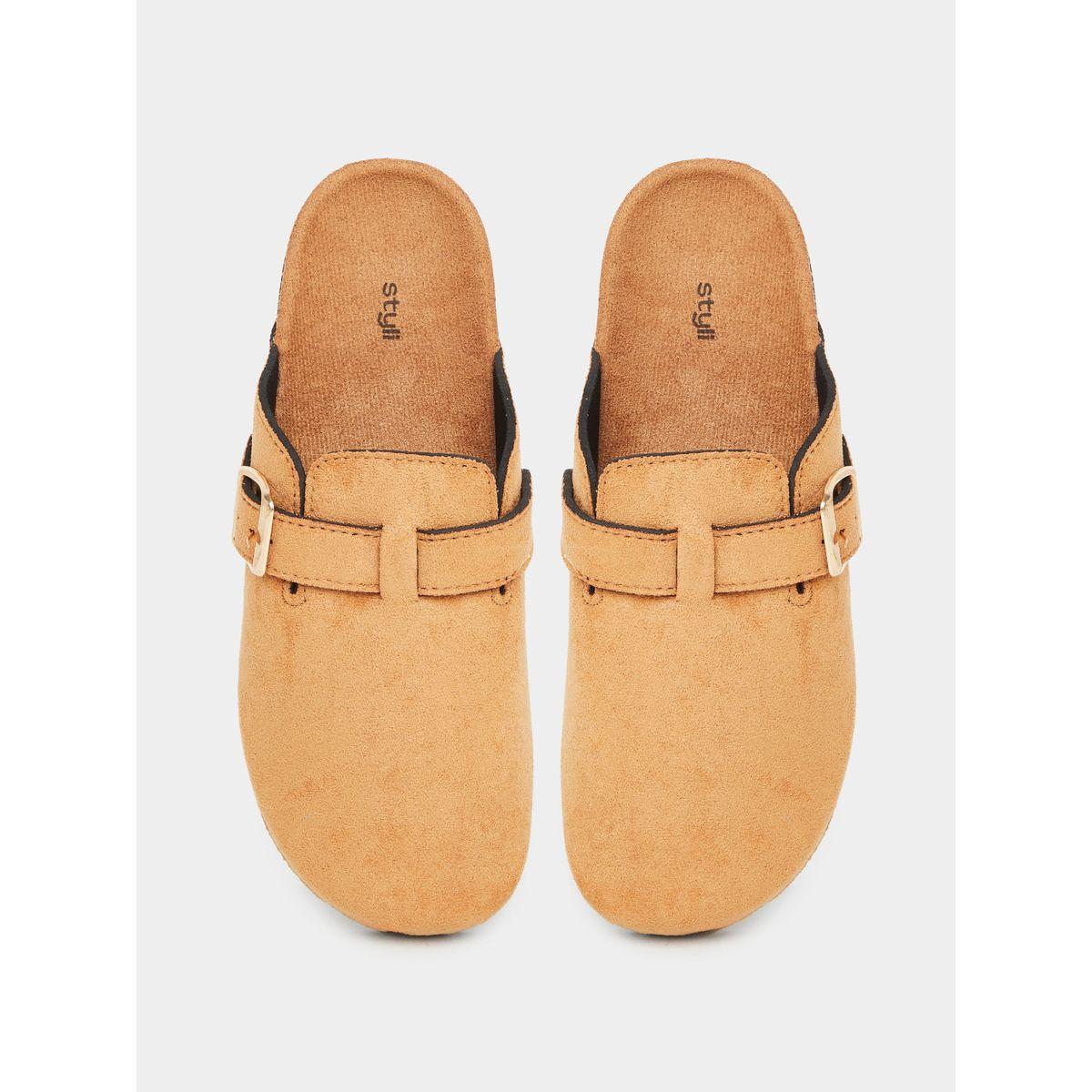 حذاء ميولز بمظهر جلد سويدي ومزين بمشبك إغلاق-women-shoes-flats-mules-image-5