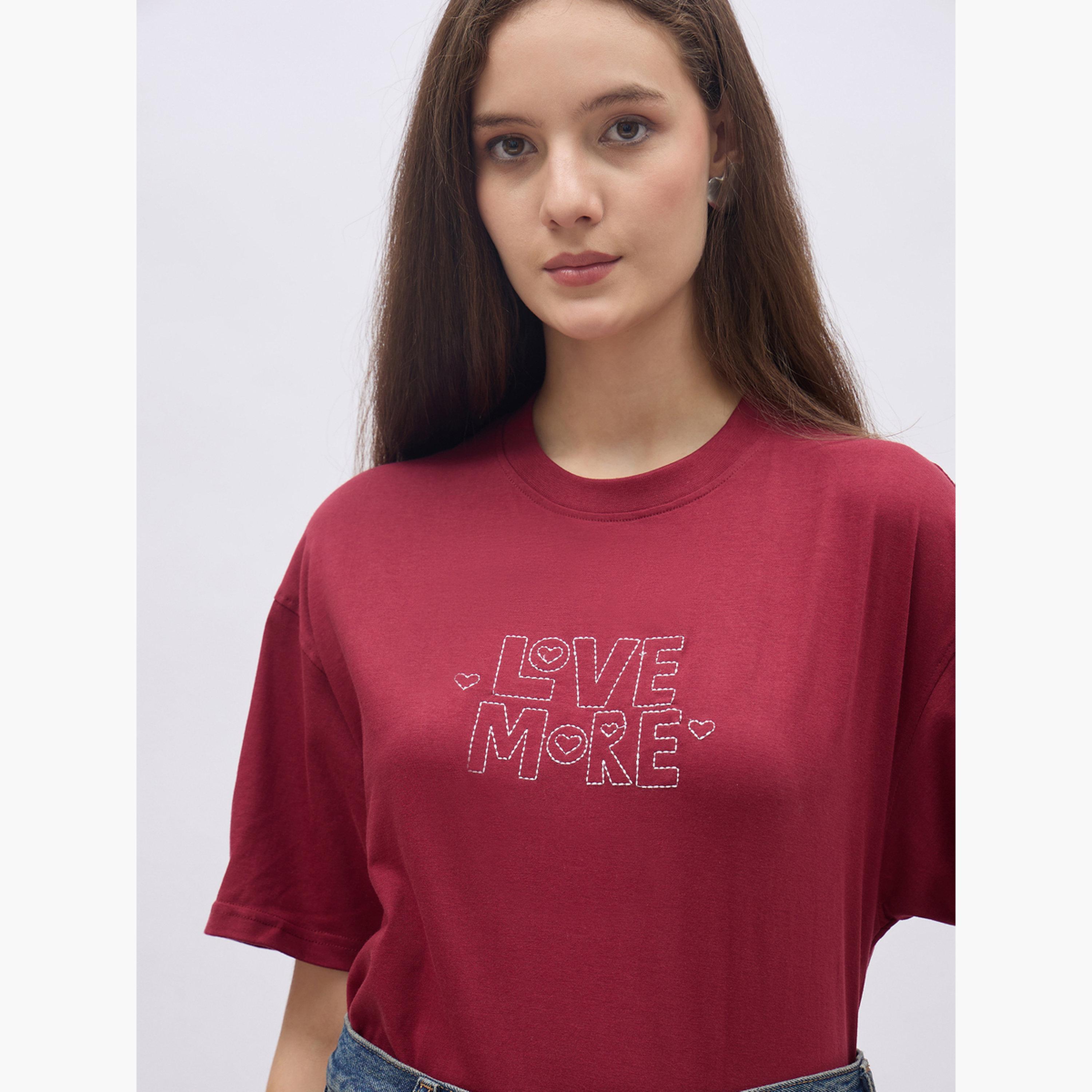 ستايلي - تي شيرت أحمر مطرز مقاس كبير اوفر سايز-women-clothing-tshirts-image-4