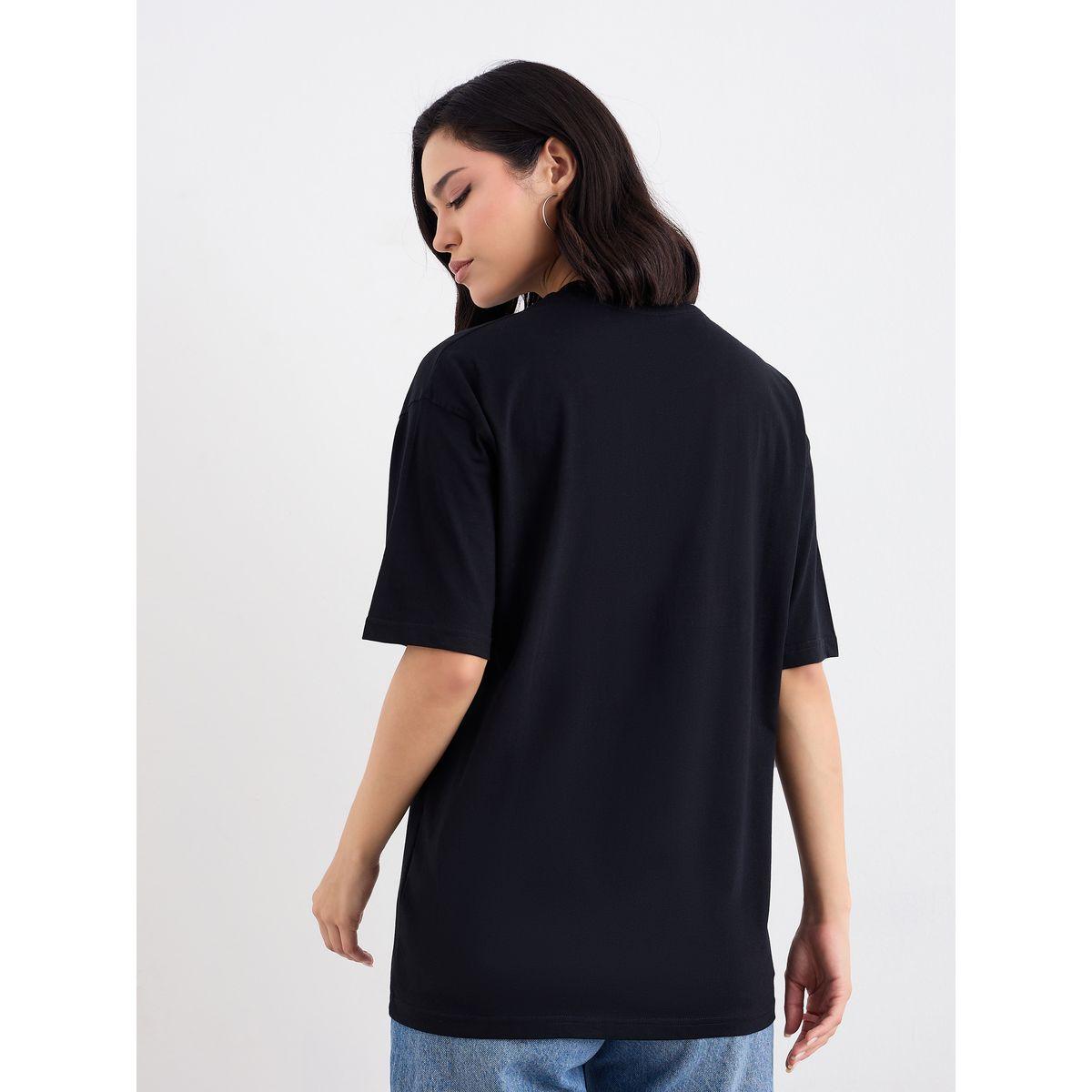 تيشيرت فضفاض وتفاصيل كتابة مُطرزة-women-clothing-tshirts-image-4