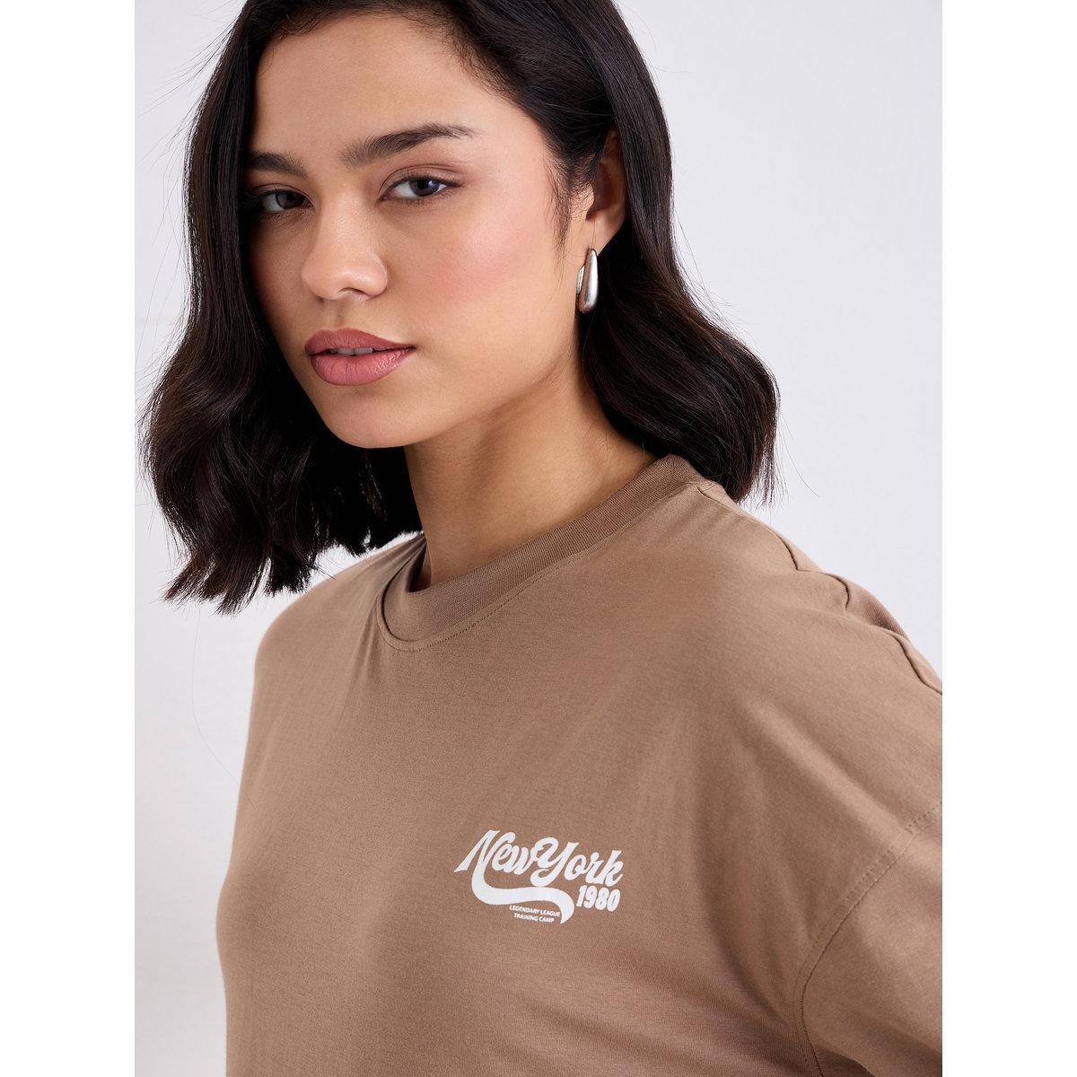 تيشيرت فضفاض بطبعة كتابة وأكمام قصيرة-women-clothing-tshirts-image-3