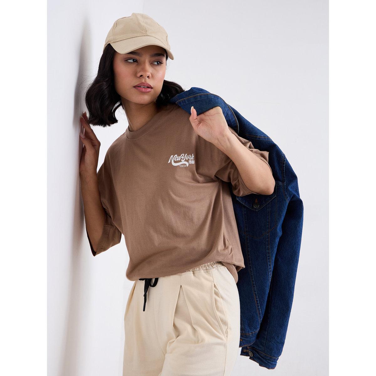تيشيرت فضفاض بطبعة كتابة وأكمام قصيرة-women-clothing-tshirts-image-5
