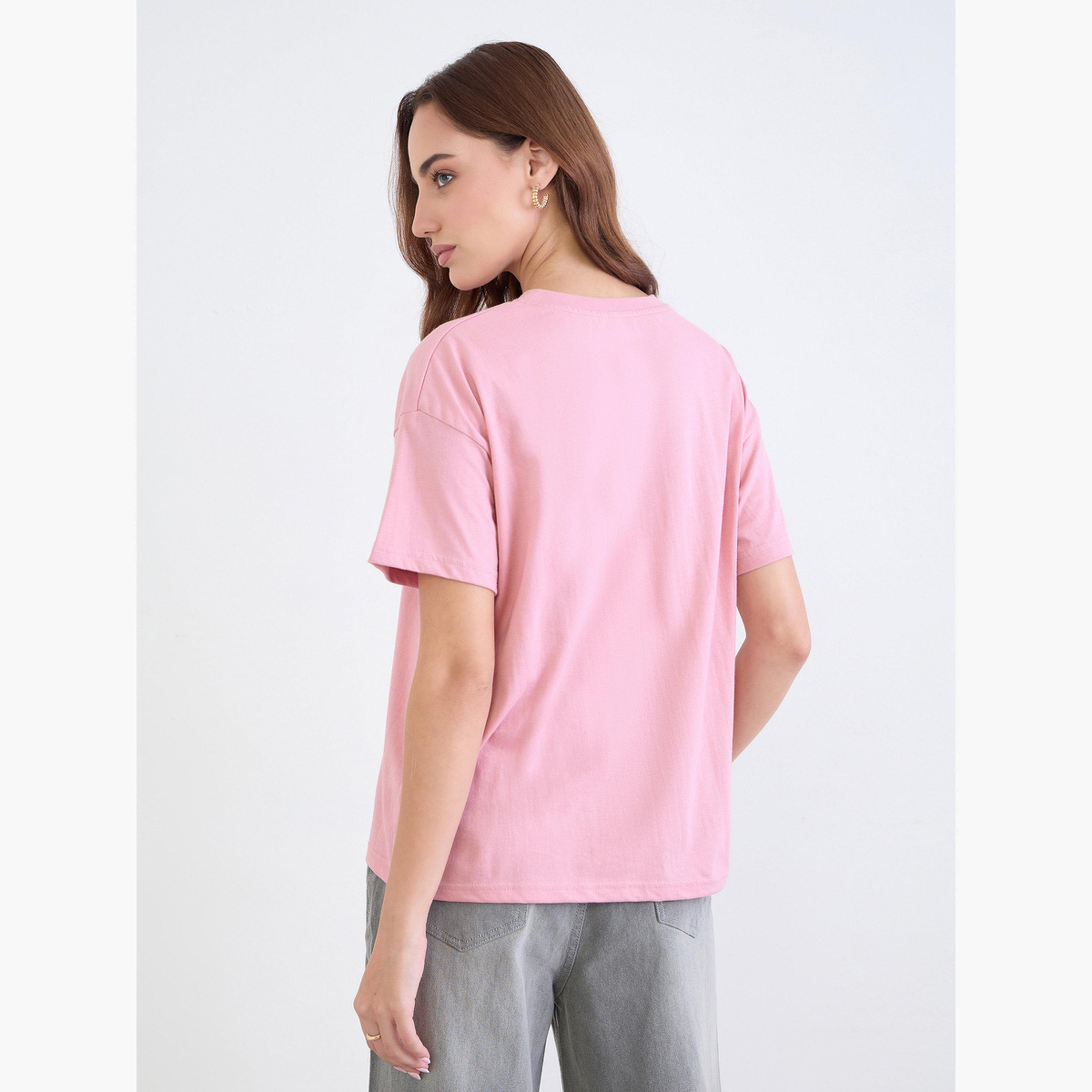 ستايلي - تي شيرت وردي مطرز بقصّة مربعة-women-clothing-tshirts-image-5