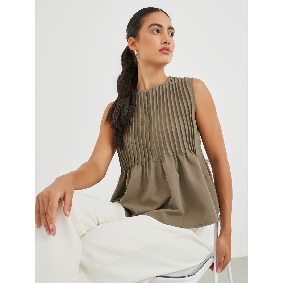 بلوزة بيبلوم بكسرات وتفاصيل كشكش-women-clothing-shirtsandblouses-blouses-image-1