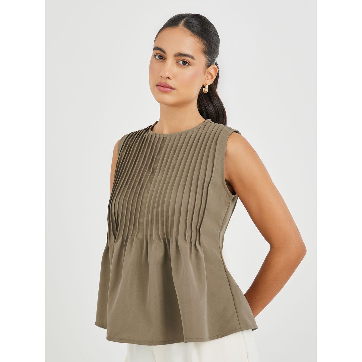 بلوزة بيبلوم بكسرات وتفاصيل كشكش-women-clothing-shirtsandblouses-blouses-image-3
