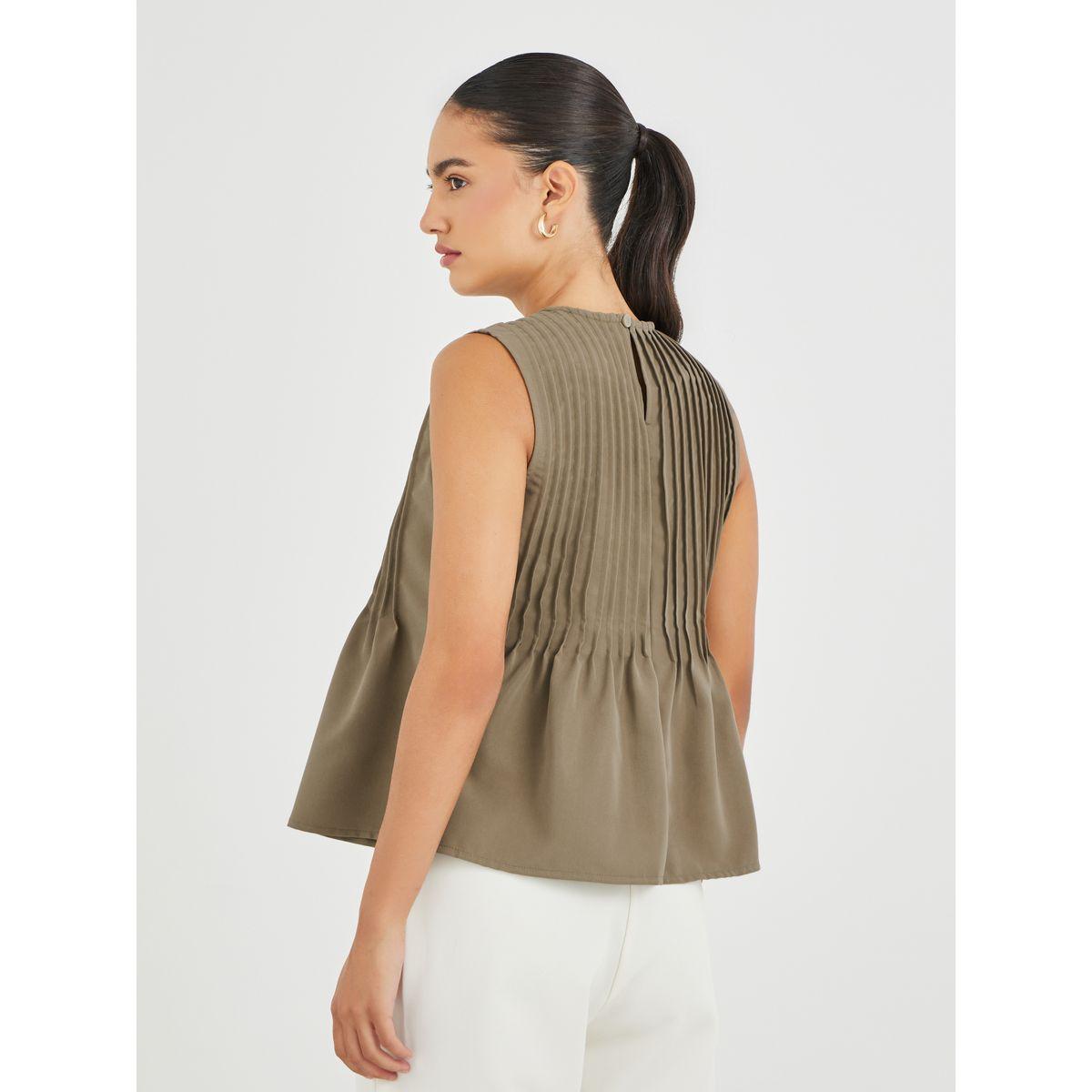 بلوزة بيبلوم بكسرات وتفاصيل كشكش-women-clothing-shirtsandblouses-blouses-image-5