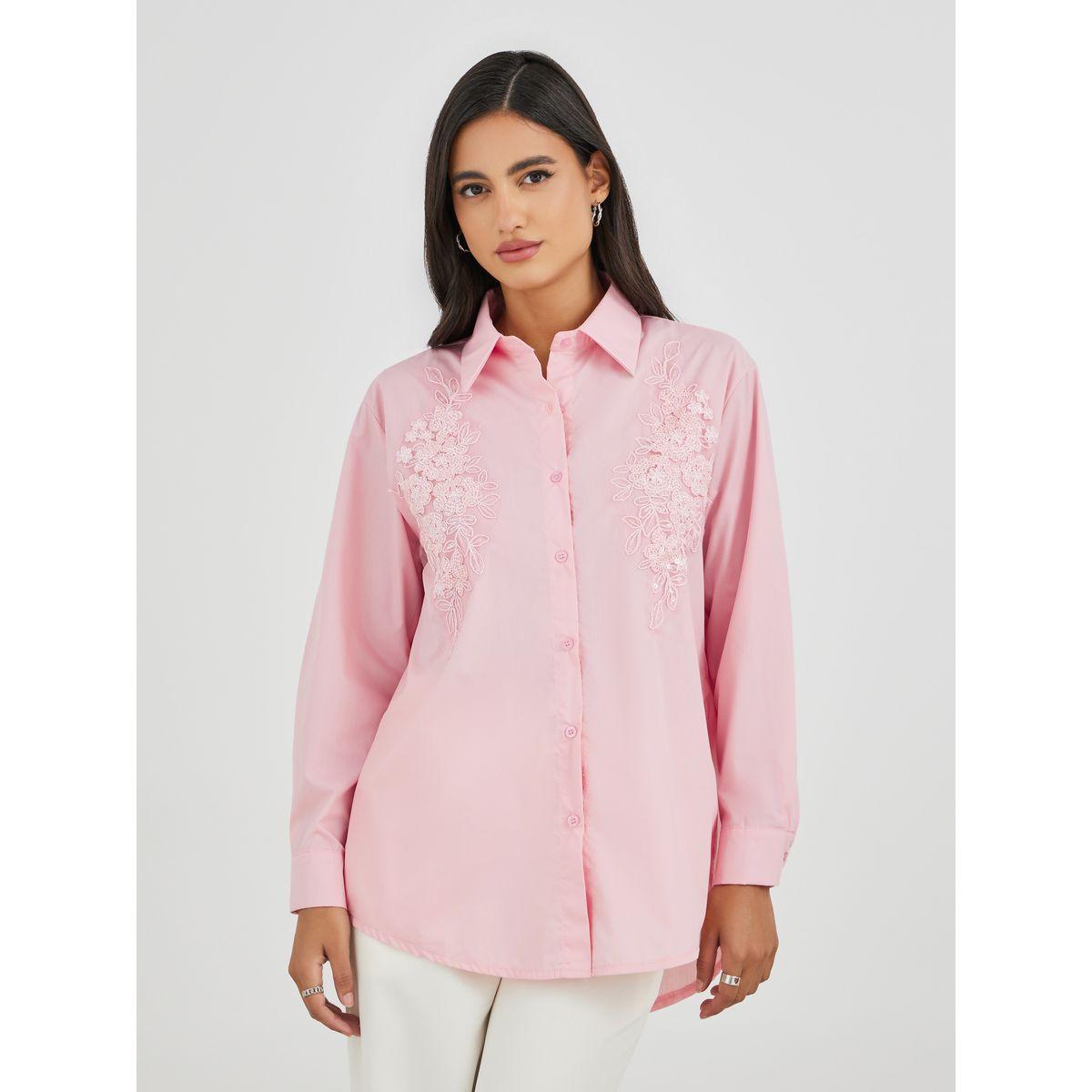 بلوزة مُطرّزة بأكمام طويلة وياقة سبريد-women-clothing-shirtsandblouses-shirts-image-2