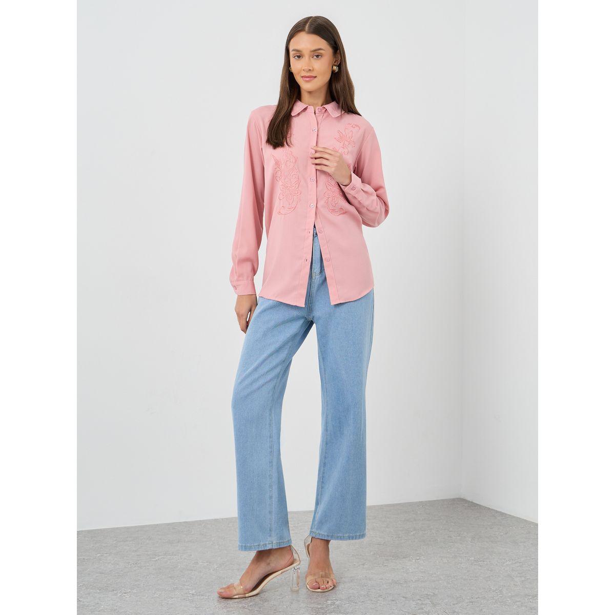 بلوزة مُطرّزة بزهور مع ياقة سبريد-women-clothing-shirtsandblouses-shirts-image-2