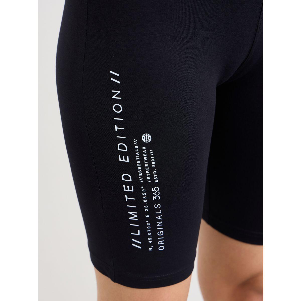 شورت بتفاصيل طبعة كتابة-women-clothing-shorts-image-7