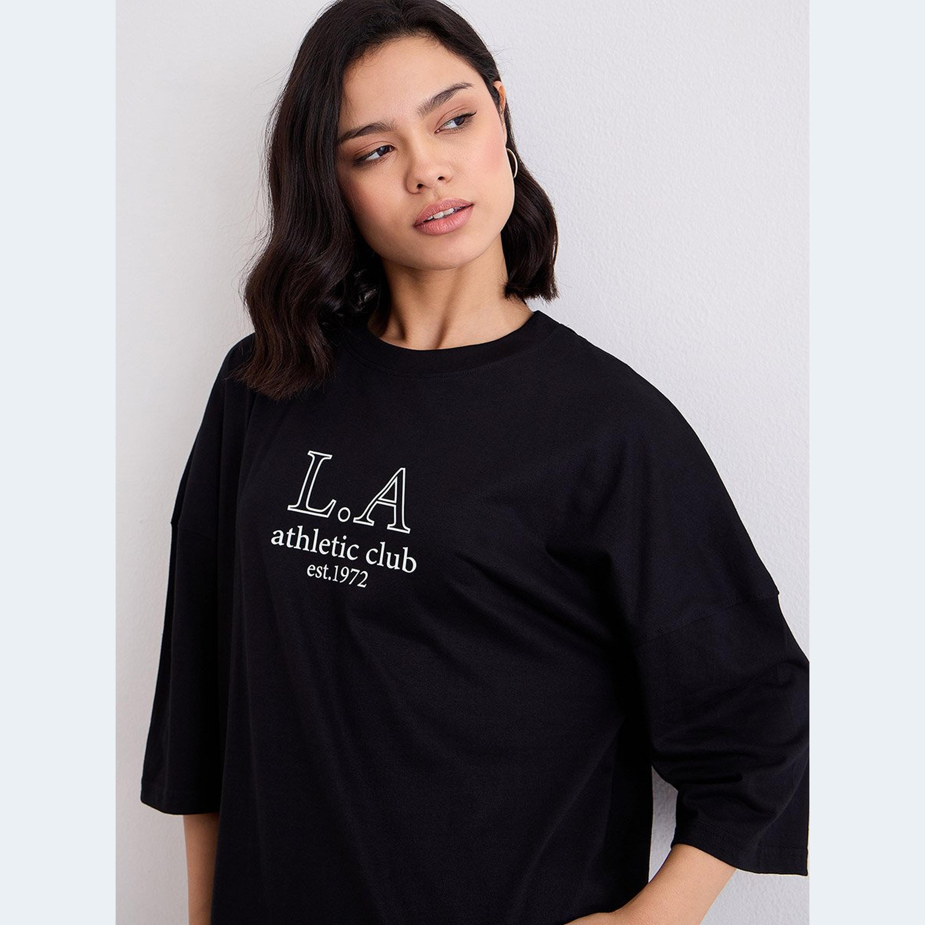 ستايلي - طقم تي شيرت وبنطال ضيق مطبوع أسود للنساء-women-clothing-coordsets-image-3