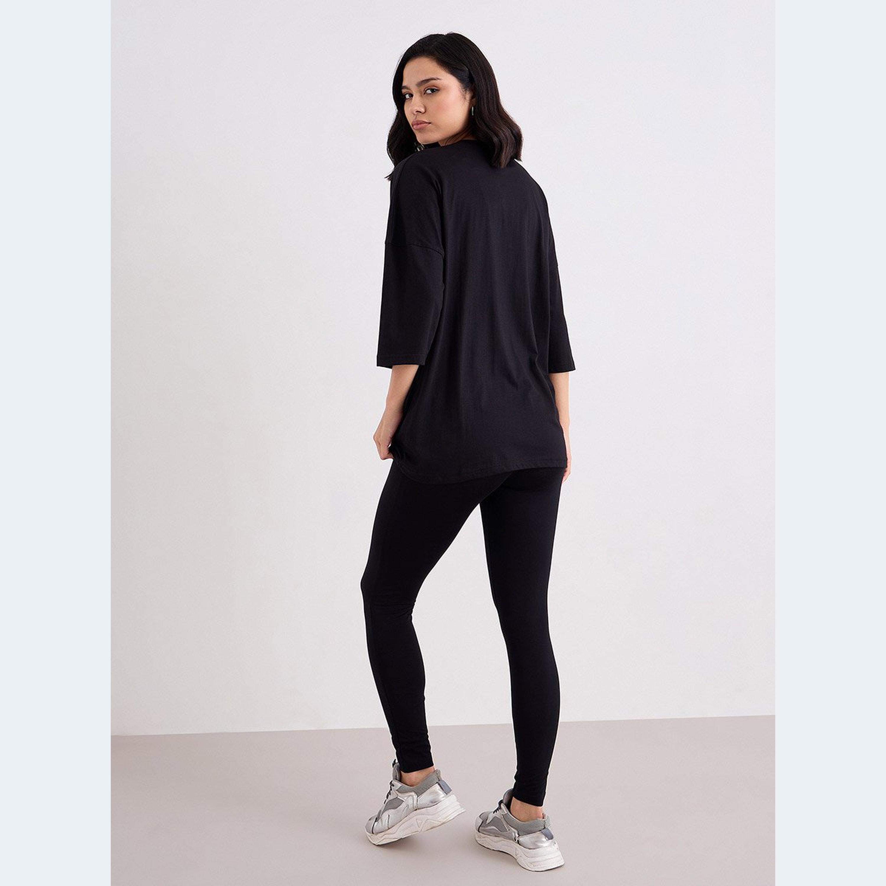 ستايلي - طقم تي شيرت وبنطال ضيق مطبوع أسود للنساء-women-clothing-coordsets-image-4