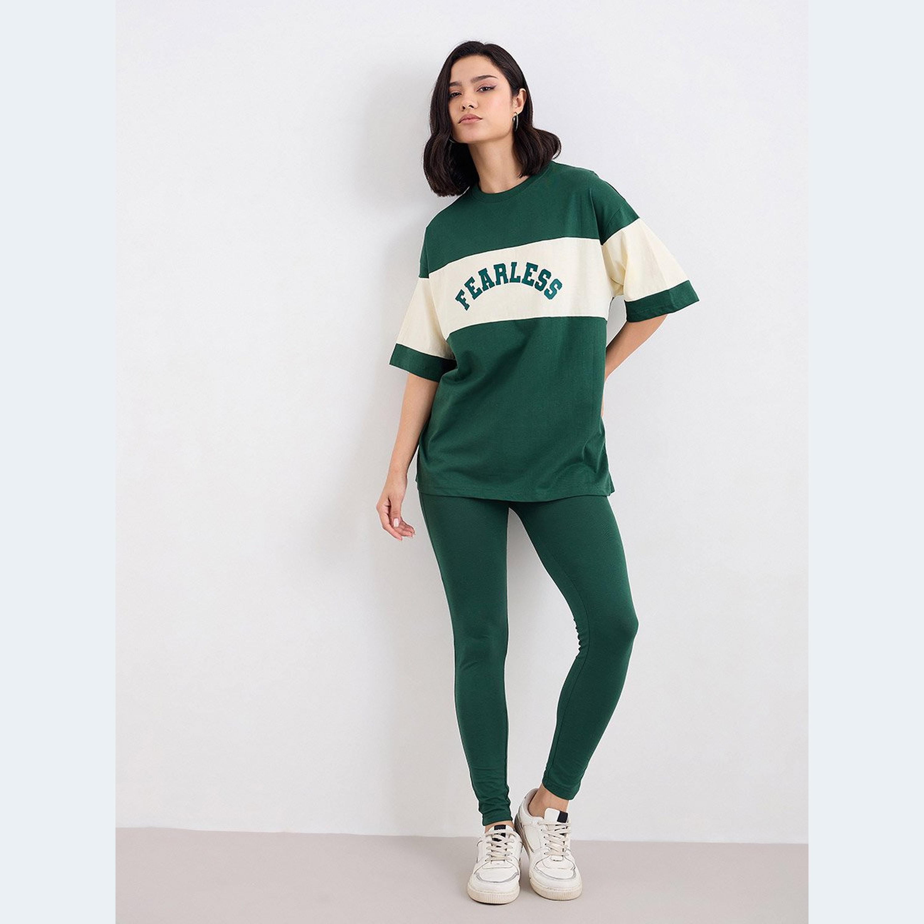ستايلي - طقم تي شيرت وبنطال ضيق مقاس كبير للنساء، بلون أخضر داكن-women-clothing-coordsets-image-2
