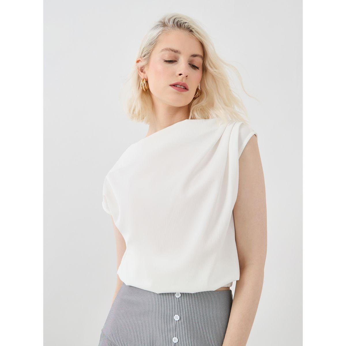 بلوزة سادة بقصة عادية وكسرات-women-clothing-shirtsandblouses-blouses-image-1