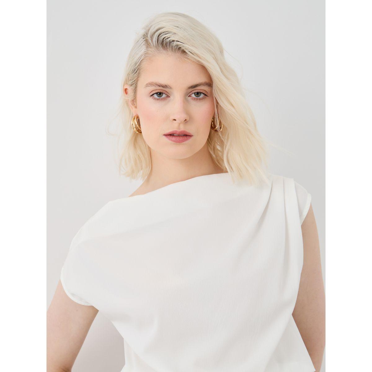 بلوزة سادة بقصة عادية وكسرات-women-clothing-shirtsandblouses-blouses-image-3