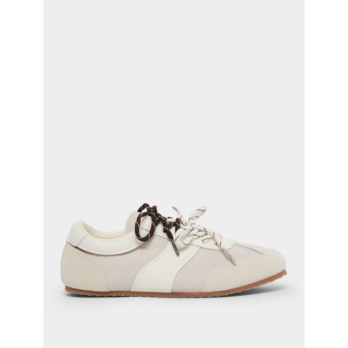 فستان طويل أخضر ناعم بأكمام كيب وطيات عنق-women-shoes-sneakers-image-1