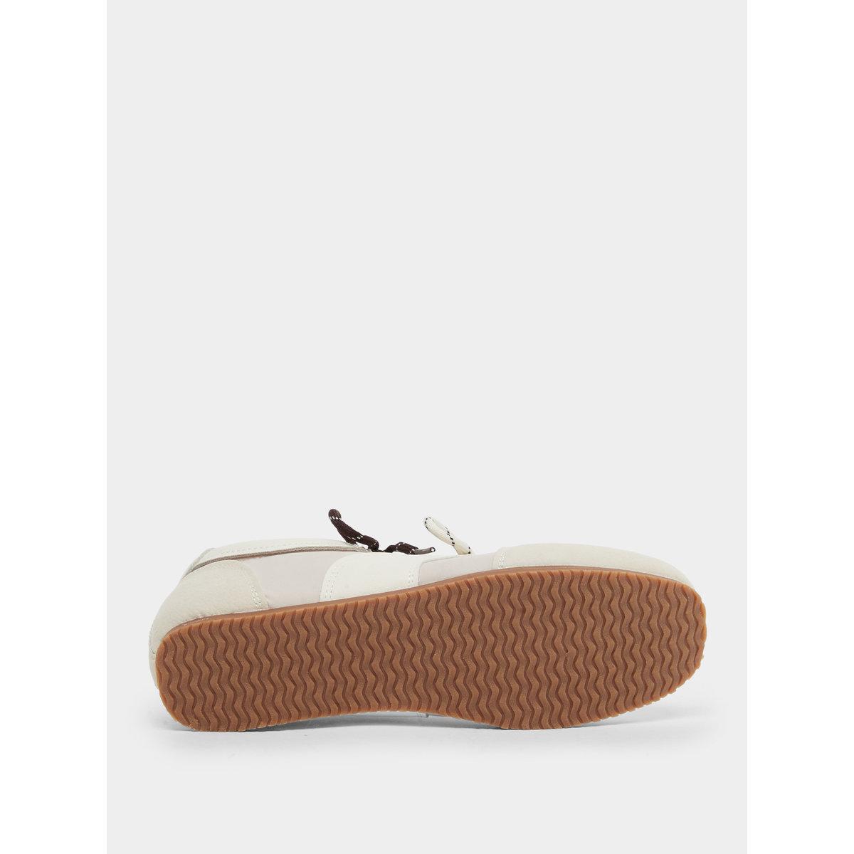 فستان طويل أخضر ناعم بأكمام كيب وطيات عنق-women-shoes-sneakers-image-6