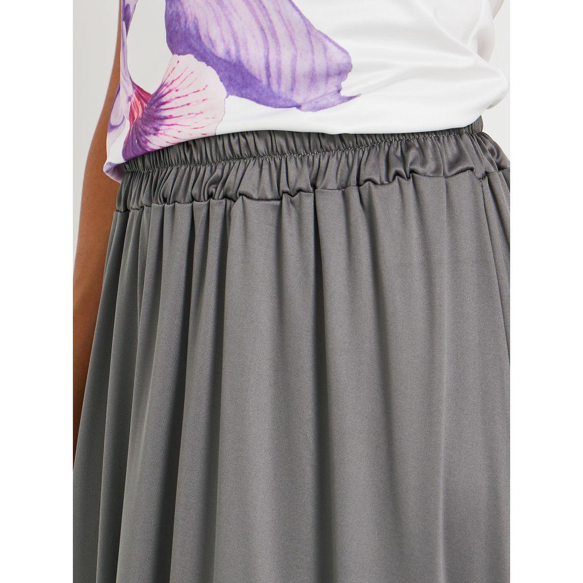 Styli Solid Pleated A-Line Maxi Skirt-women-clothing-bottoms-skirts-image-3