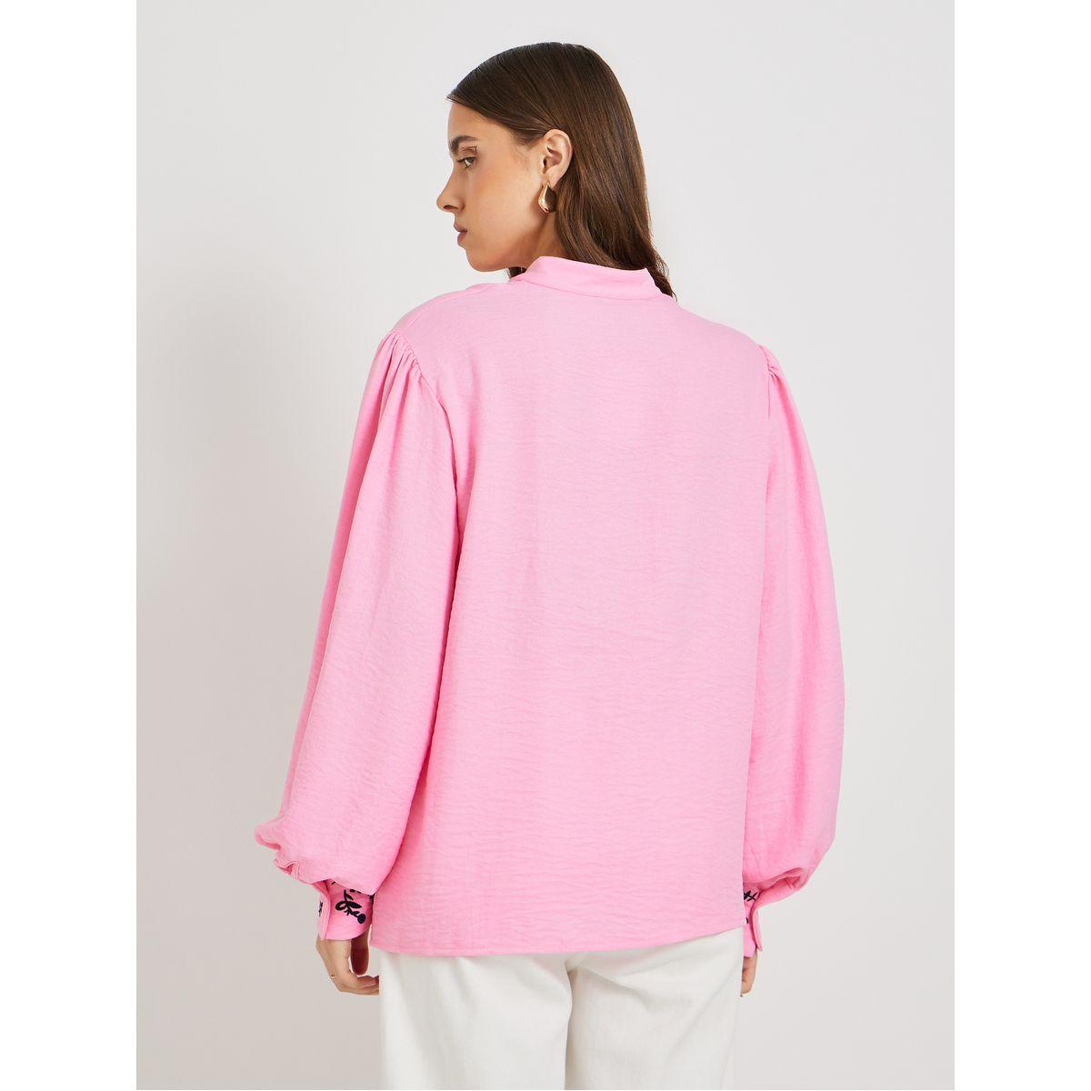 بلوزة بتفاصيل مُطرّزة وأكمام بالون-women-clothing-shirtsandblouses-shirts-image-6