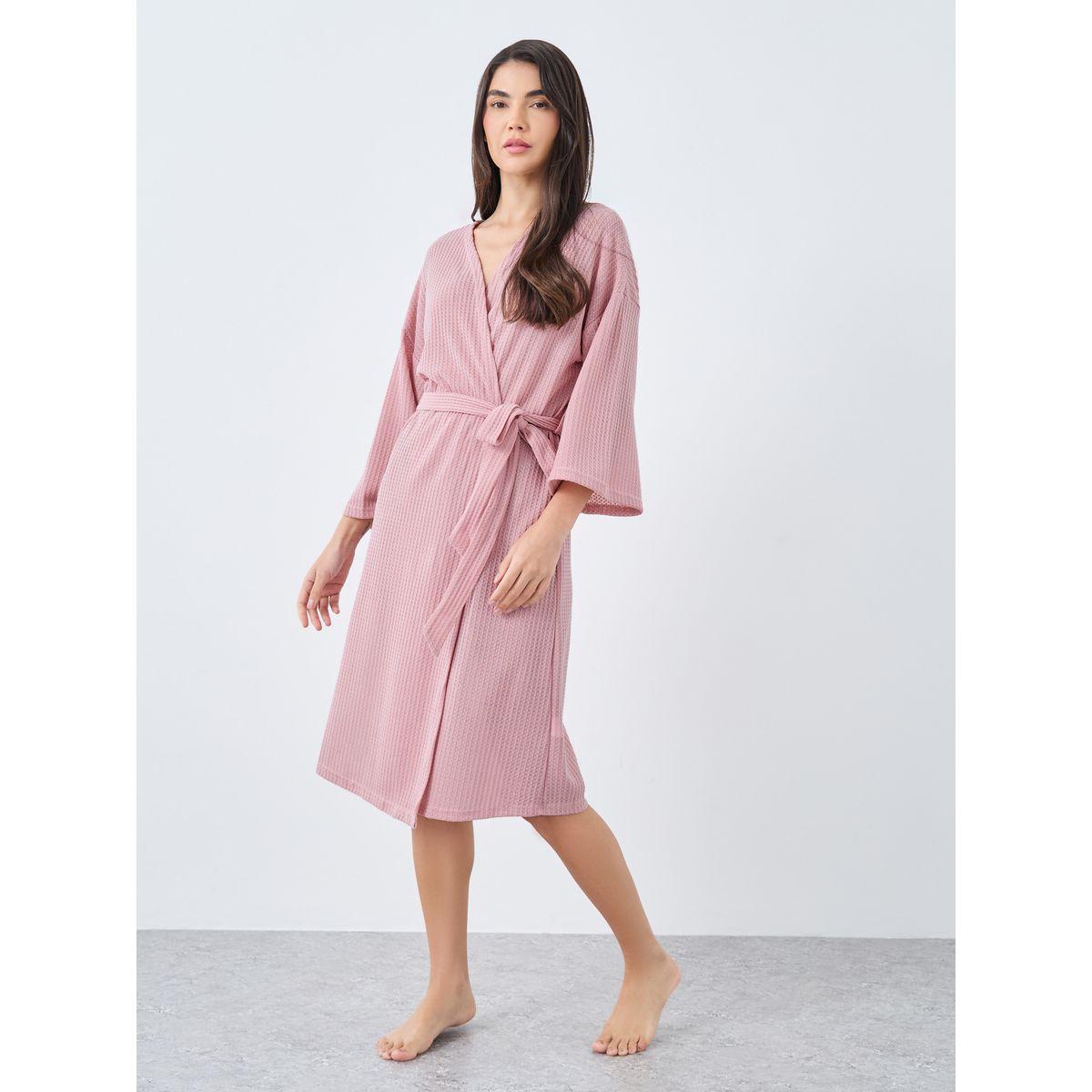 روب بتفاصيل بارزة الملمس مع ربطة خصر-women-clothing-nightwear-robes-image-1