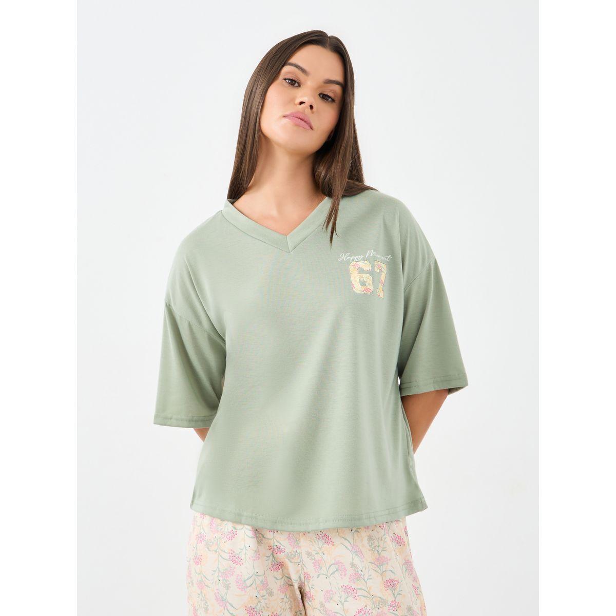 Styli 67 Drop Shoulder V Neck Boxy T-Shirt and Floral Pyjama Set-women-clothing-nightwear-pyjamas-longsets-image-2