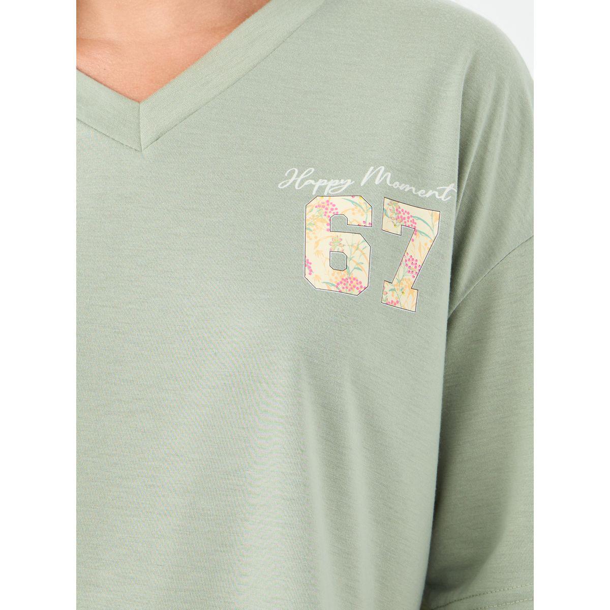 Styli 67 Drop Shoulder V Neck Boxy T-Shirt and Floral Pyjama Set-women-clothing-nightwear-pyjamas-longsets-image-4