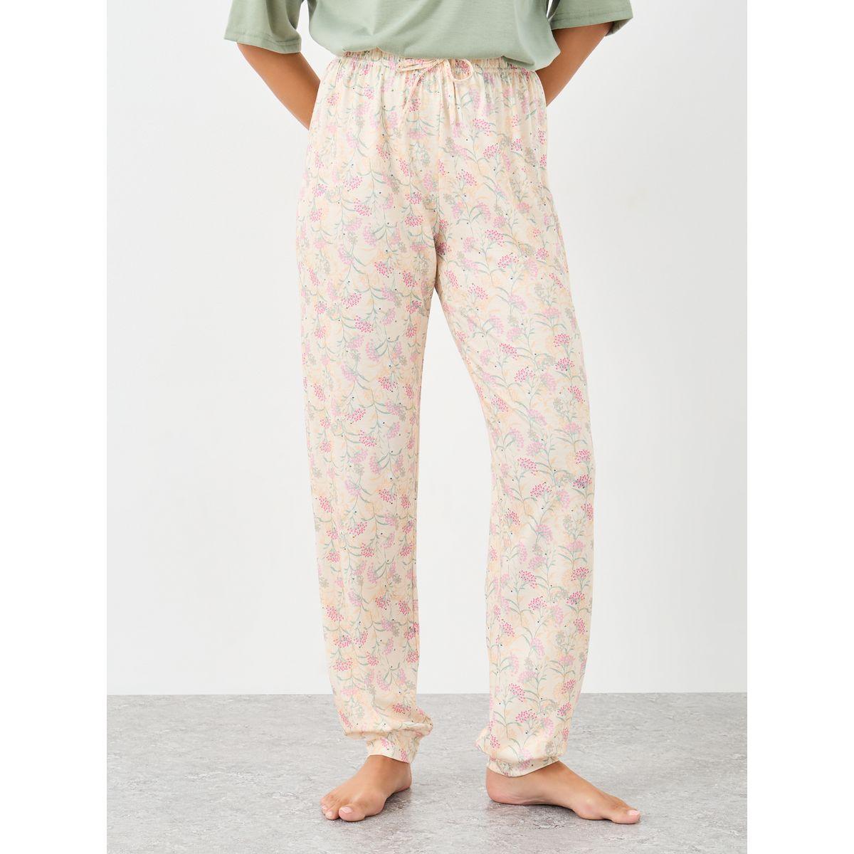 طقم من بنطال بيجاما وتيشيرت بقصة بوكسي-women-clothing-nightwear-pyjamas-longsets-image-6