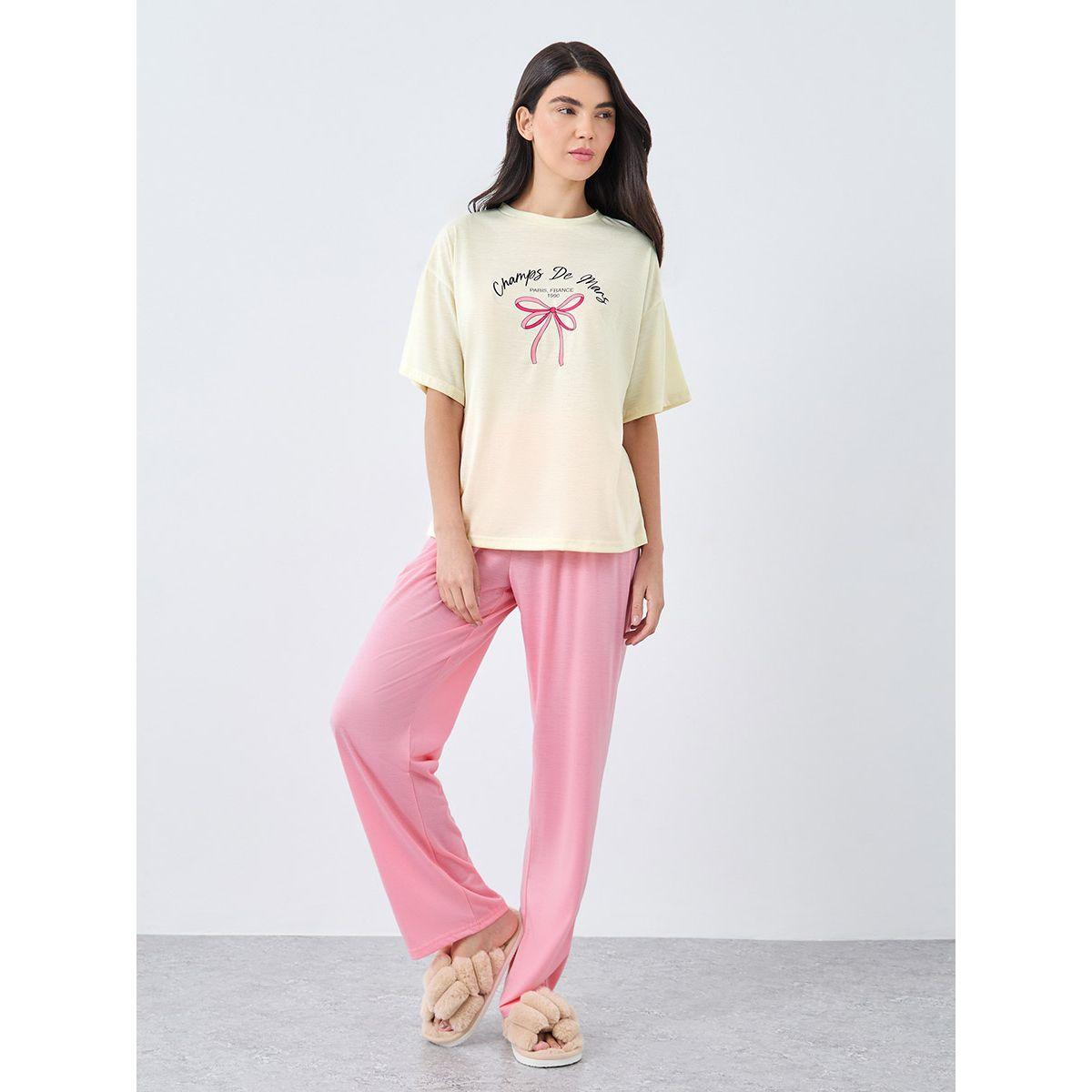 Styli Paris Bow Graphic Drop Shoulder T-Shirt and Pyjama Set-women-clothing-nightwear-pyjamas-longsets-image-2