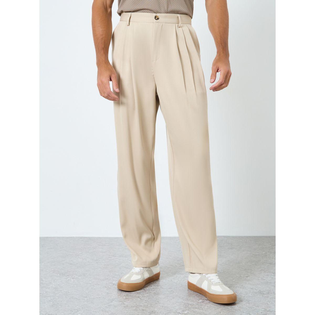 بنطال بتفاصيل كسرات بقصة أرجل واسعة-men-clothing-bottoms-trousersandchinos-trousers-image-1