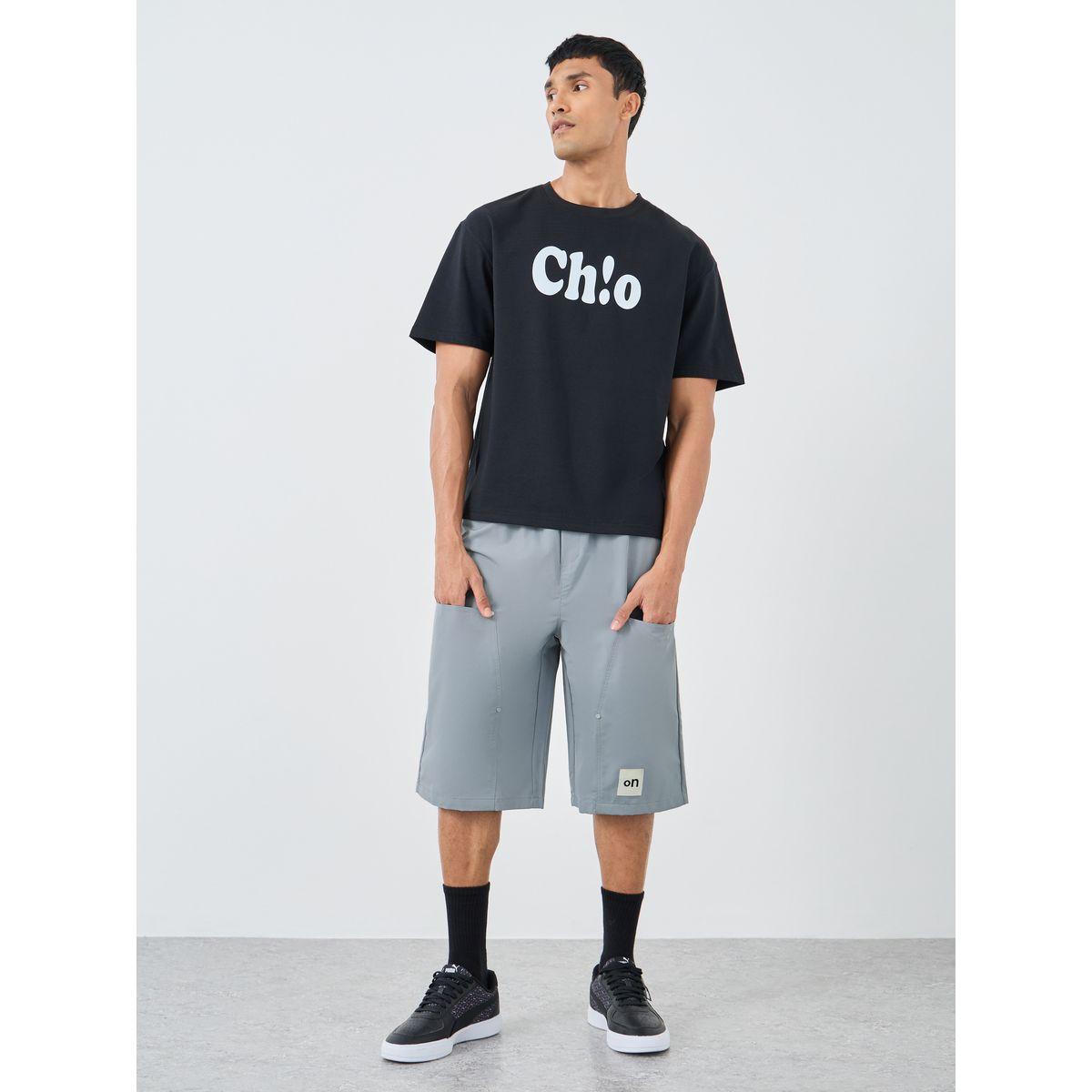 شورت فضفاض بتفاصيل شارة-men-clothing-bottoms-shorts-image-2