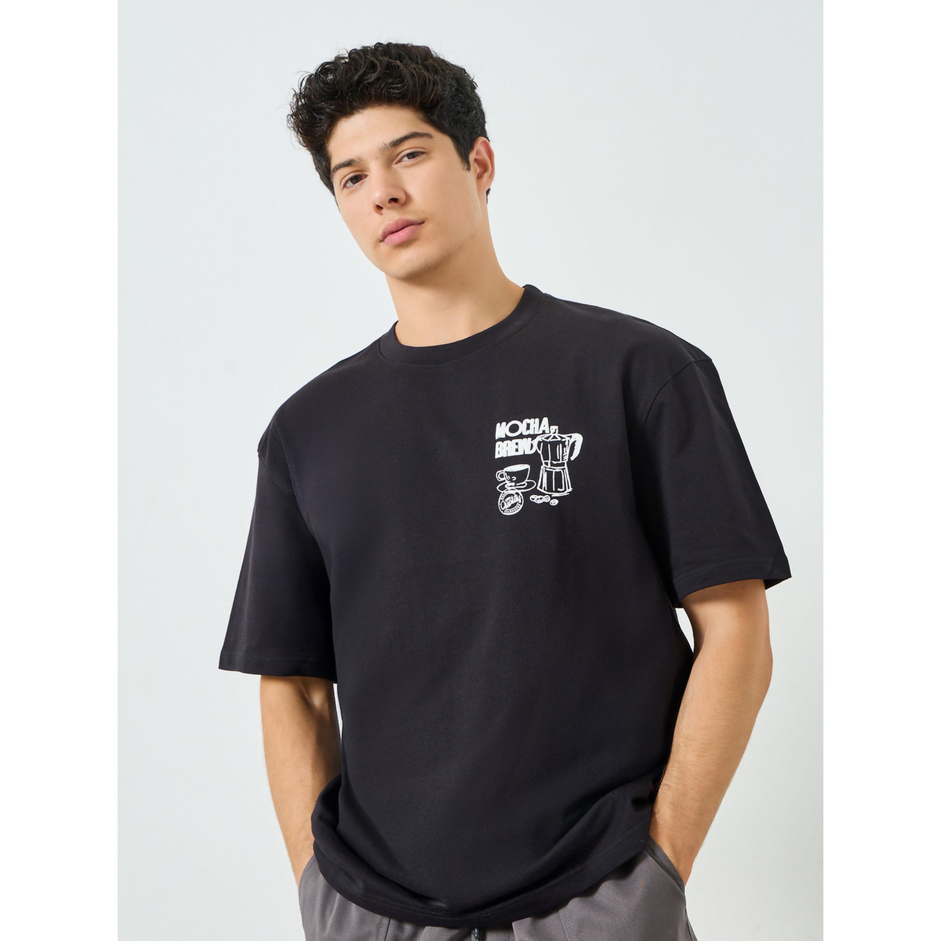 ستايلي - تيشيرت رجالي أسود اللون مطبوع عليه رسومات قهوة برقبة دائرية-men-clothing-tshirtsandpolos-tshirts-image-1