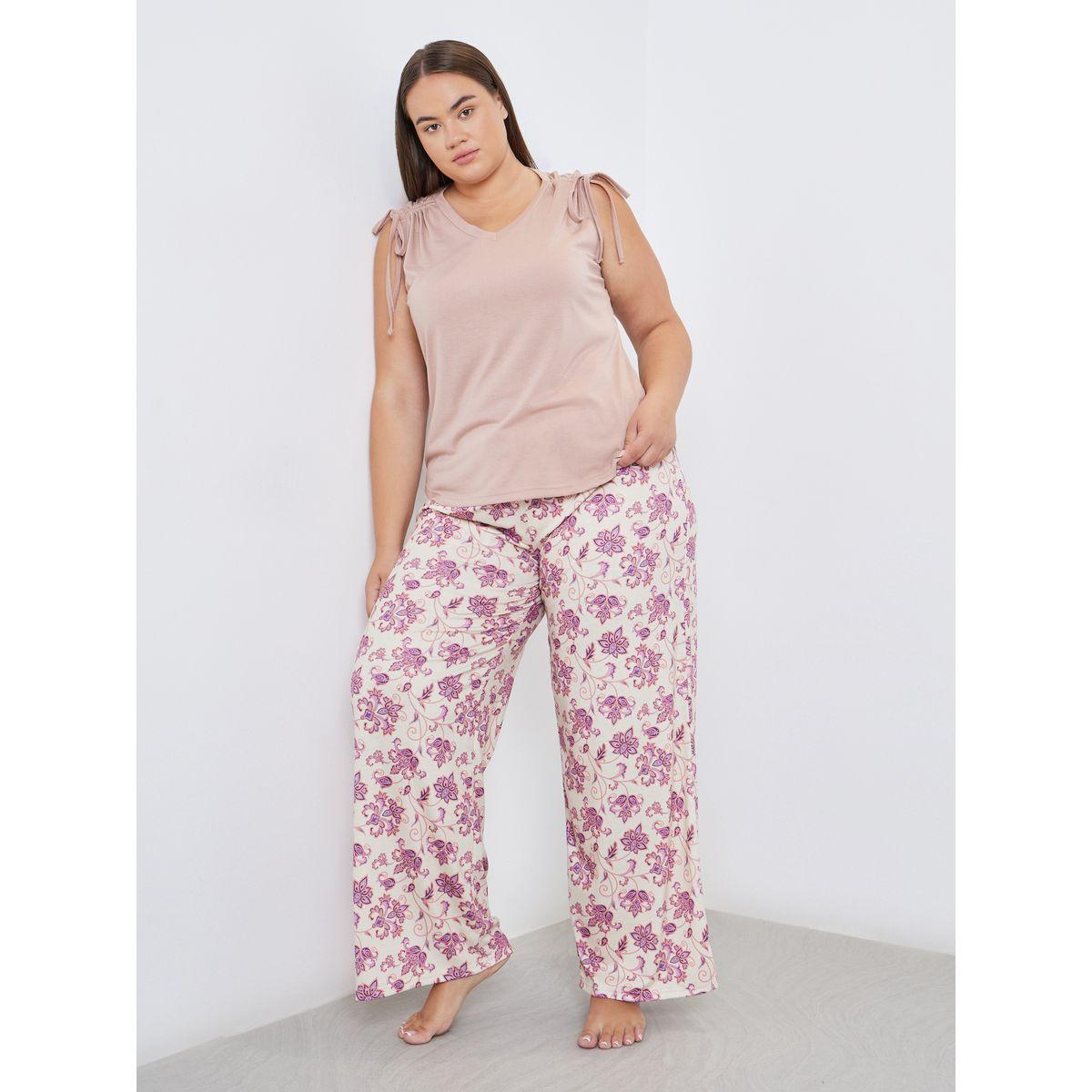 طقم من بنطال بيجاما وتيشيرت كت بمقاس كبير-women-clothing-plussize-nightwear-nightwearsets-image-1