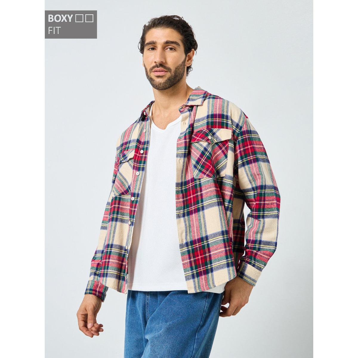 قميص بقصة بوكسي مطبع بمربعات مع جيب بطية إغلاق-men-clothing-shirts-image-1