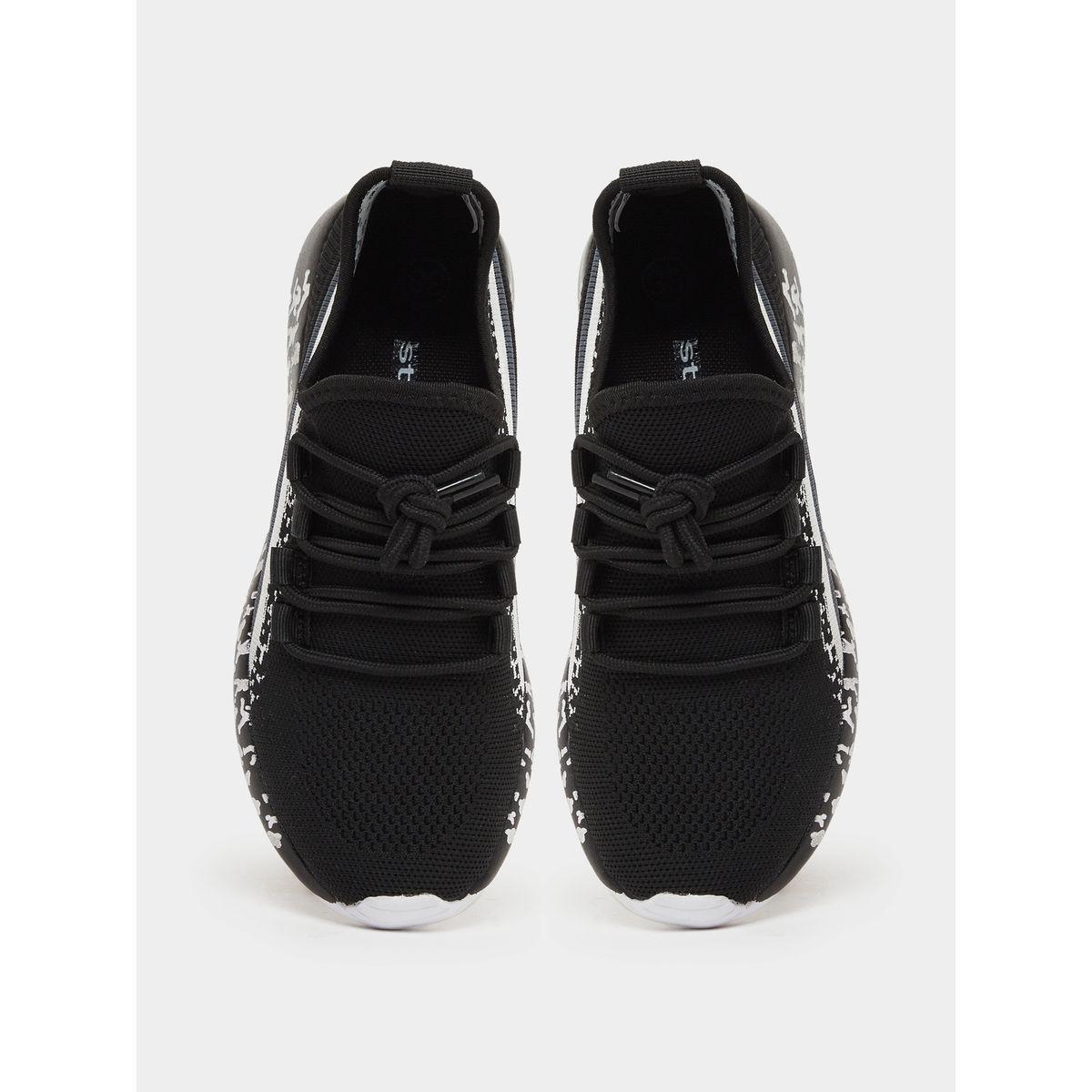 حذاء سنيكرز بتفاصيل شبكية وأربطة-women-shoes-sneakers-image-5