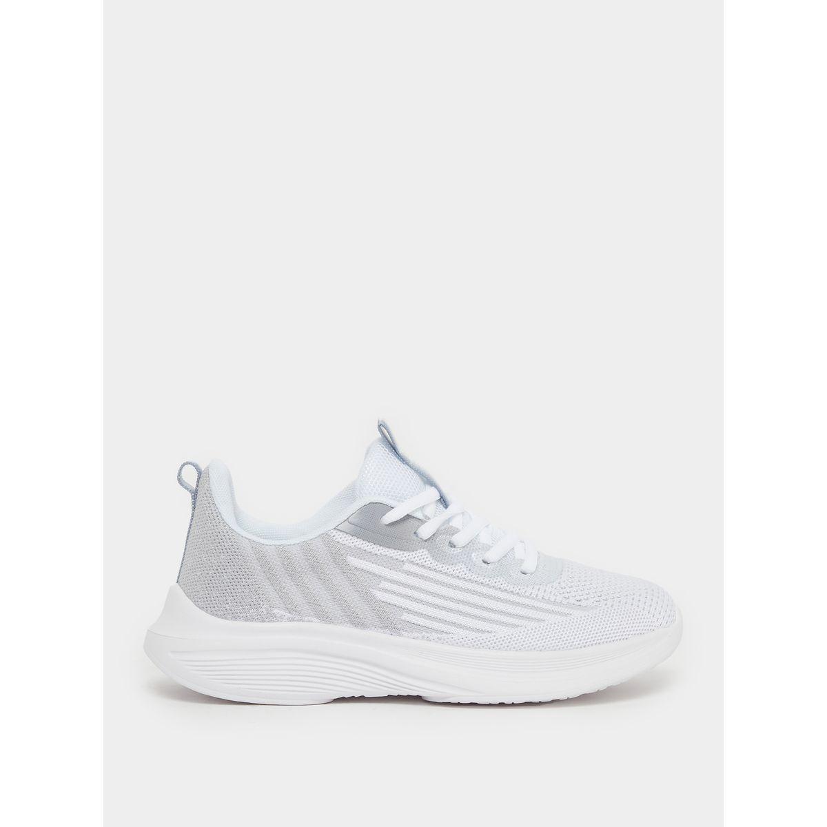 حذاء سنيكرز بتفاصيل شبكية ورباط غلق-women-shoes-sneakers-image-2
