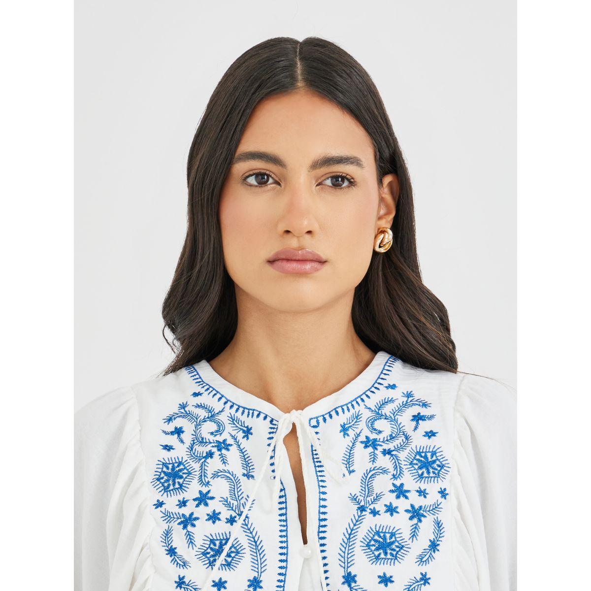 بلوزة مُطرّزة بأكمام بالون وياقة بأربطة-women-clothing-shirtsandblouses-blouses-image-2