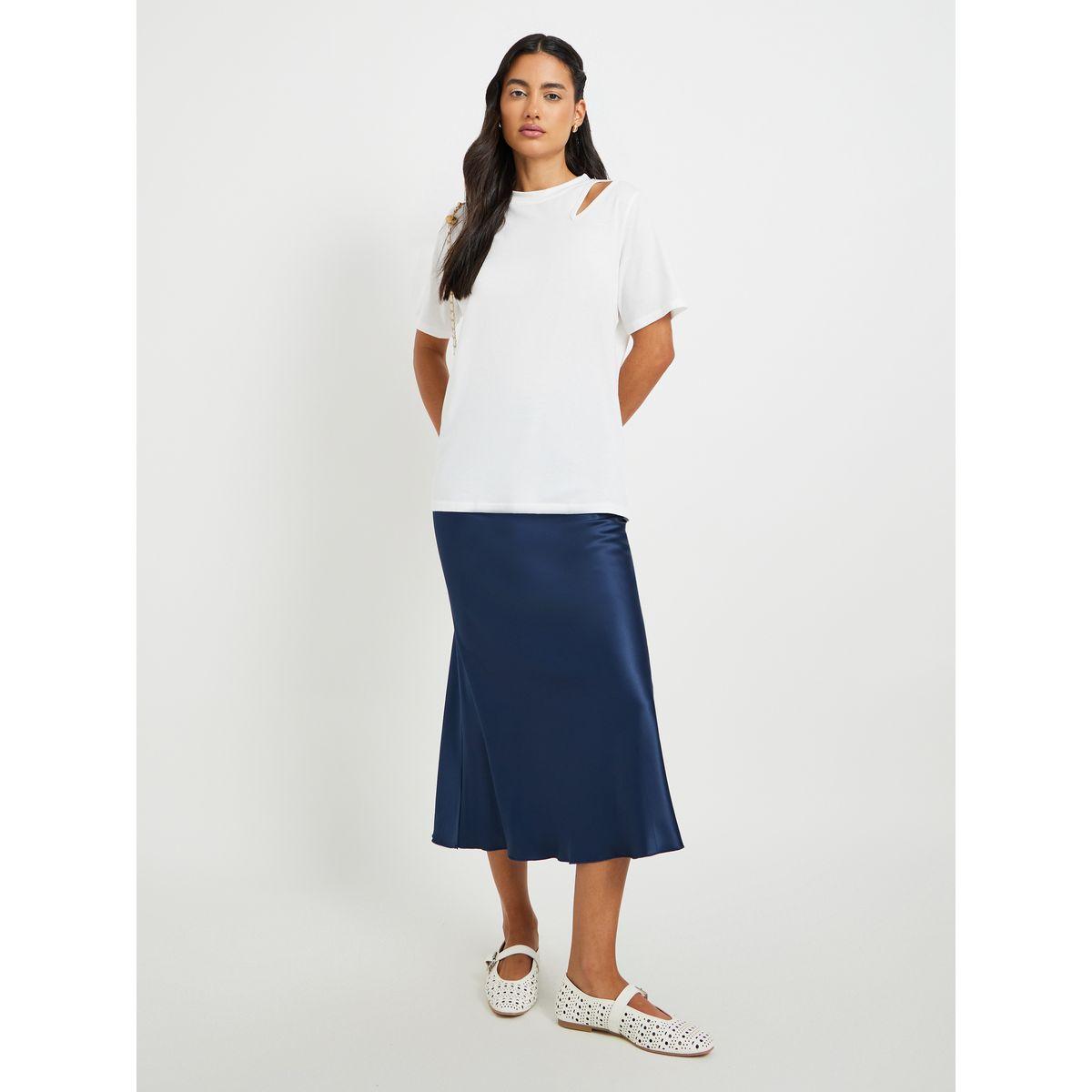 Styli Solid Round Neck Oversized T-Shirt with Cut Out Detail-women-clothing-tshirts-image-2