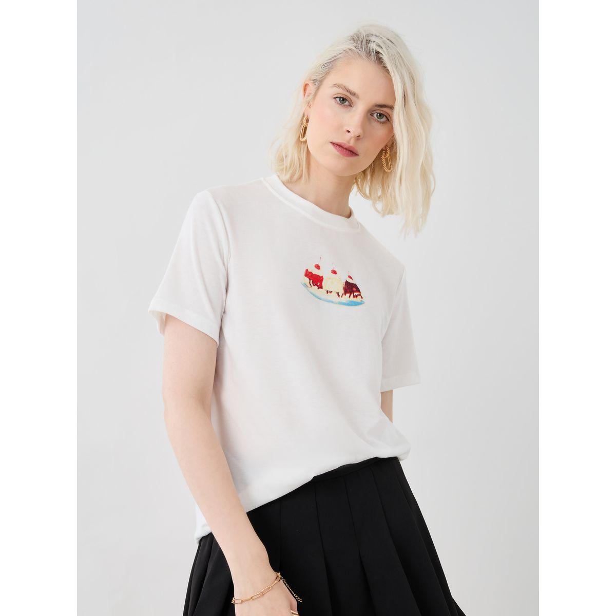 Styli Graphic Print Round Neck T-Shirt-women-clothing-tshirts-image-1