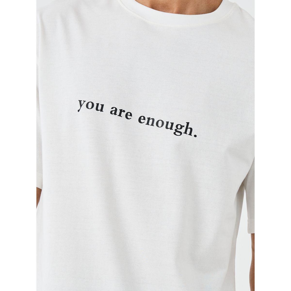 تيشيرت فضفاض بطبعة كتابة وياقة دائرية-men-clothing-tshirtsandpolos-tshirts-image-1