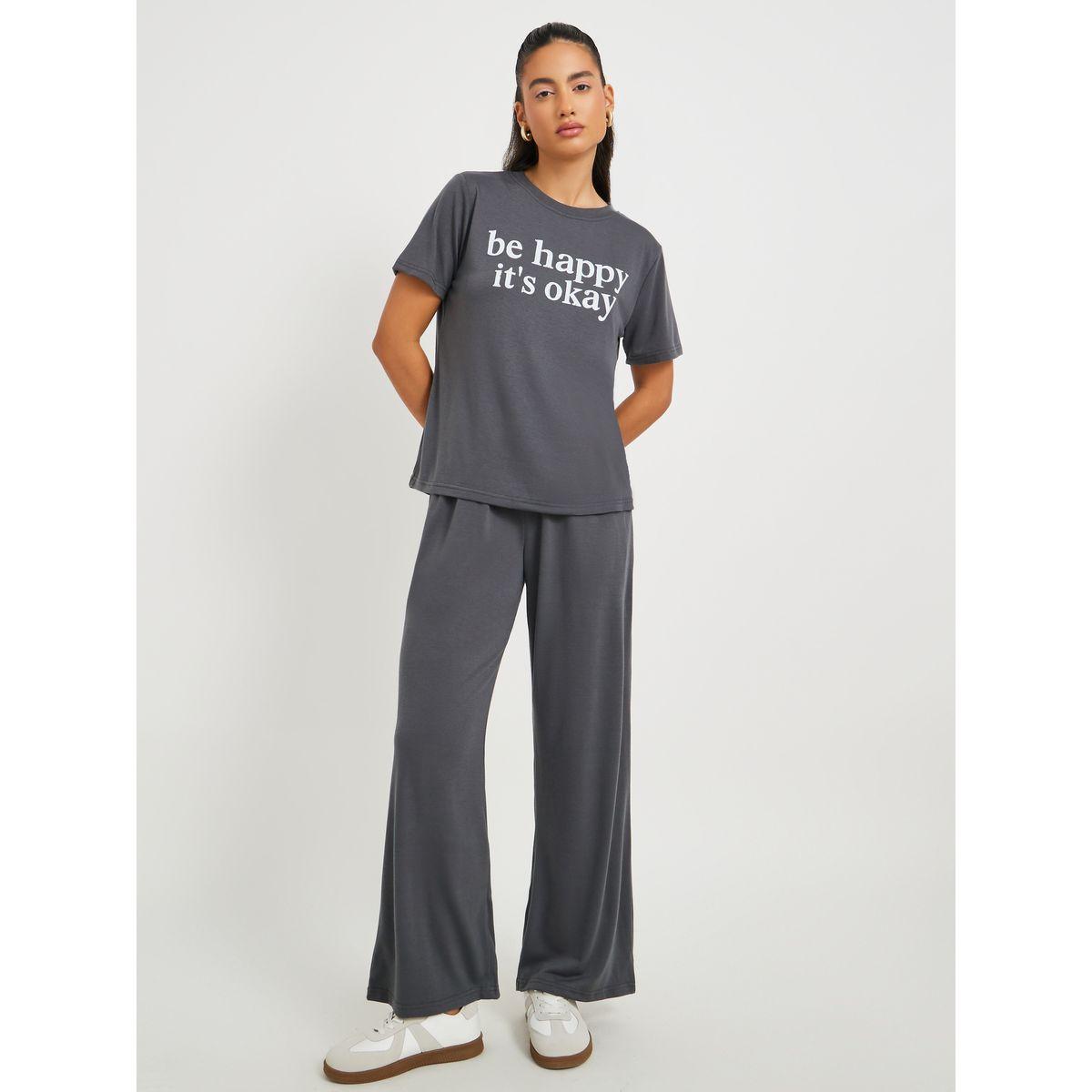 طقم منسق من جوغر وتيشيرت بأكمام قصيرة-women-clothing-coordsets-image-1