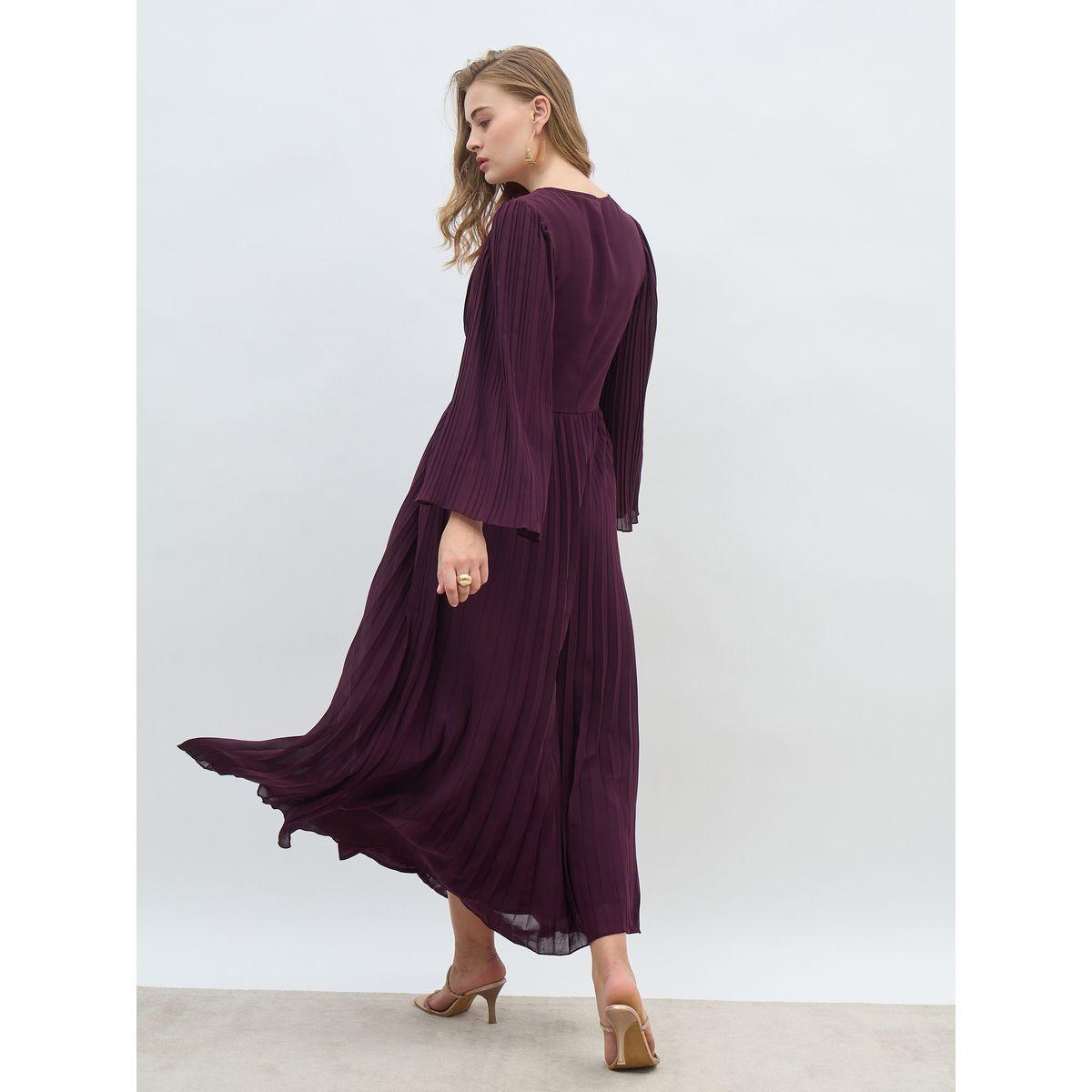 Styli Women Purple Solid V Neck Pleated A-line Maxi Dress-women-clothing-dresses-image-5