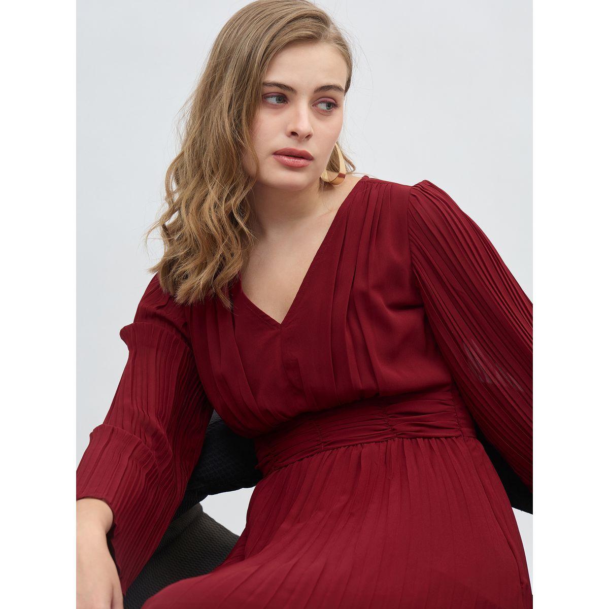 Styli Women Red Solid V Neck Pleated A-line Maxi Dress-women-clothing-dresses-image-4