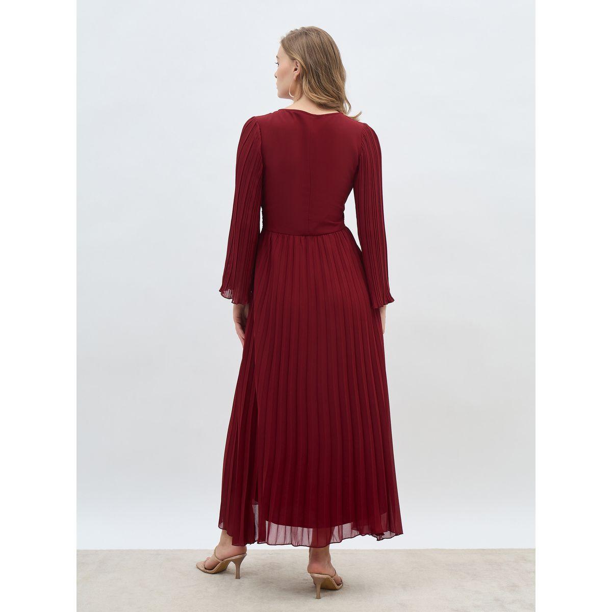 Styli Women Red Solid V Neck Pleated A-line Maxi Dress-women-clothing-dresses-image-5