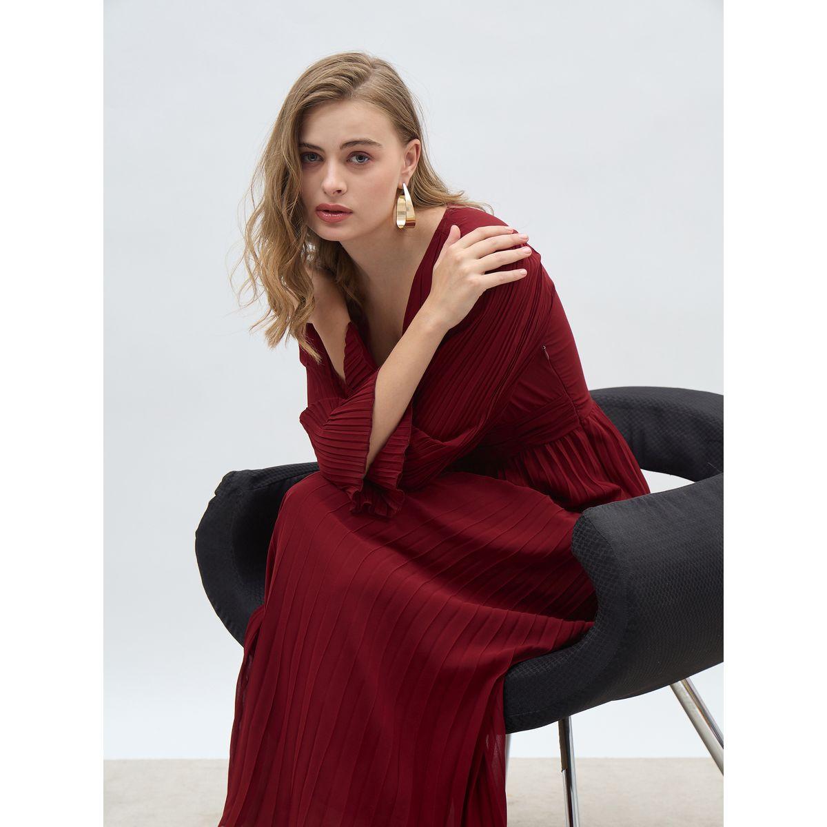 Styli Women Red Solid V Neck Pleated A-line Maxi Dress-women-clothing-dresses-image-6