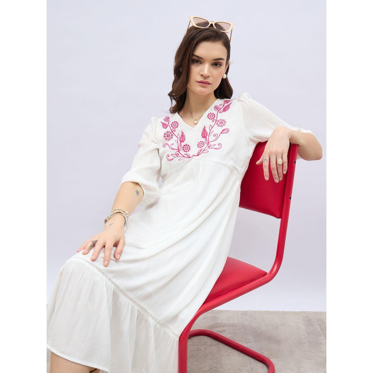 Styli Embroidered V Neck A-Line Midi Dress-women-clothing-dresses-image-6