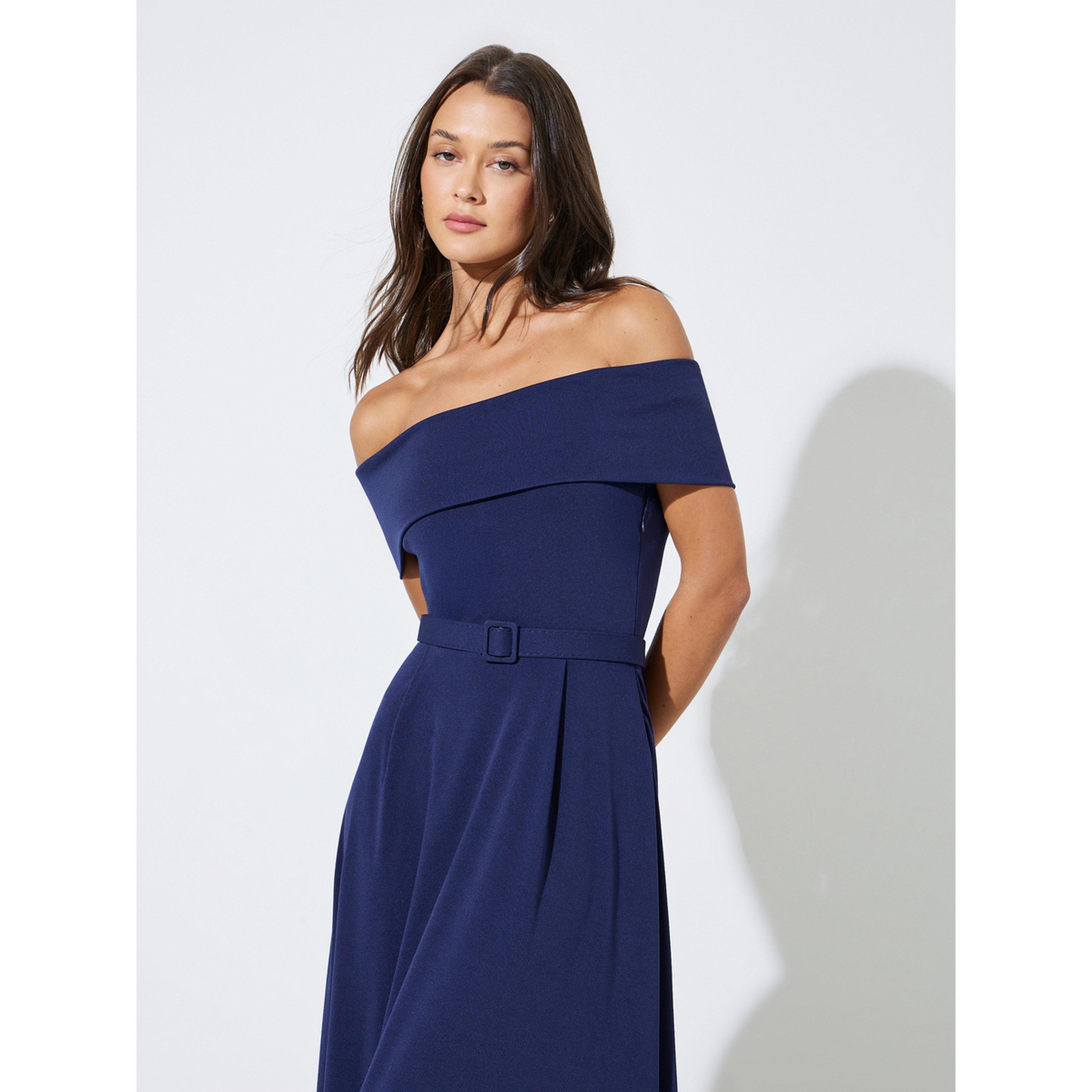 فستان طويل بحافة واسعة وحزام وحزام بأكتاف مكشوفة-women-clothing-dresses-image-2
