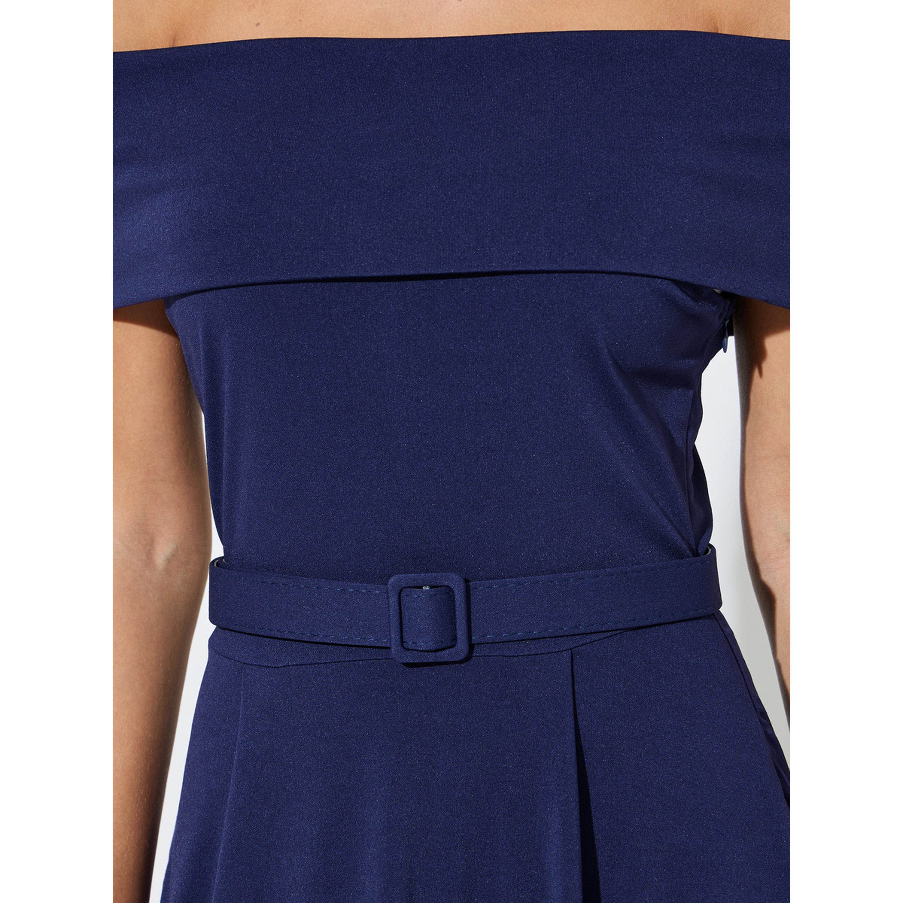 فستان طويل بحافة واسعة وحزام وحزام بأكتاف مكشوفة-women-clothing-dresses-image-5