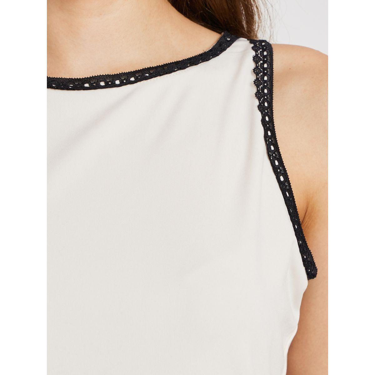 Styli Solid Lace Trim Sleeveless Top-women-clothing-shirtsandblouses-blouses-image-3