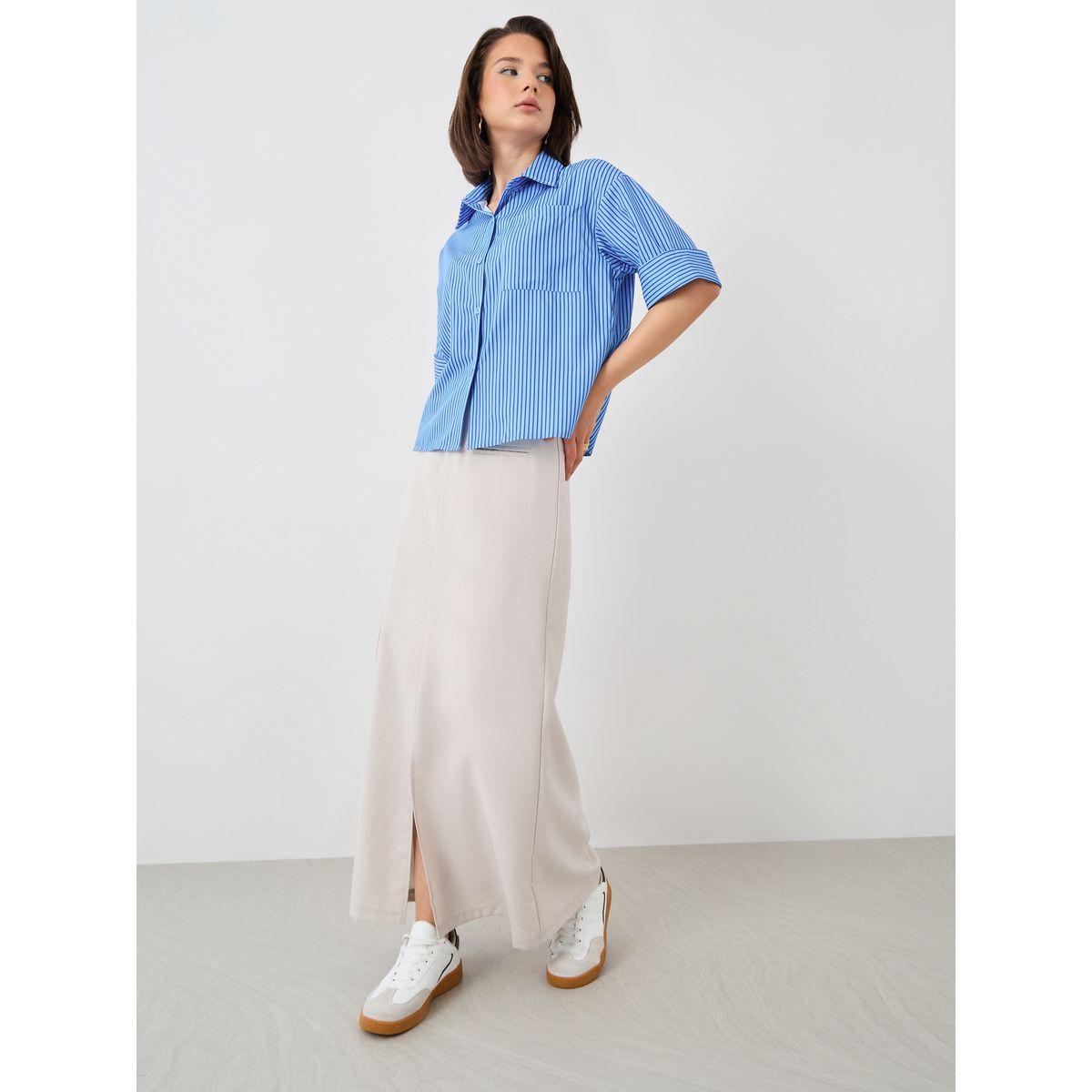 بلوزة مخططة بياقة سبريد وأكمام قصيرة-women-clothing-shirtsandblouses-shirts-image-2