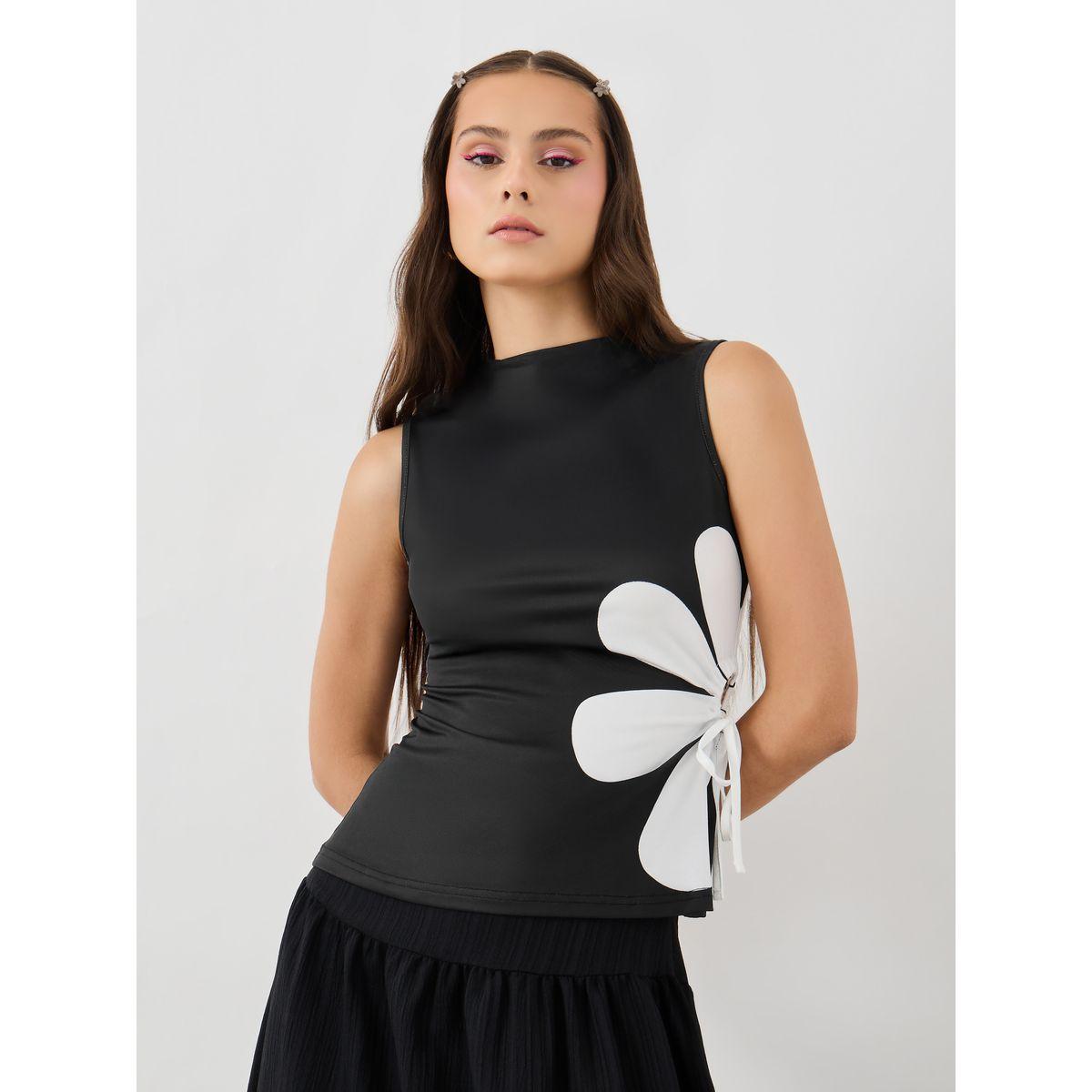 بلوزة بلا أكمام بطبعة زهور وتفاصيل مزمومة-women-clothing-shirtsandblouses-blouses-image-1