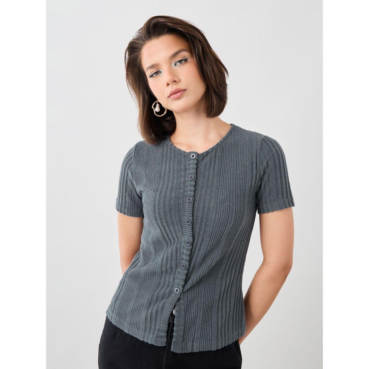 بلوزة محبوكة بتفاصيل بارزة الملمس وأزرار-women-clothing-shirtsandblouses-blouses-image-3