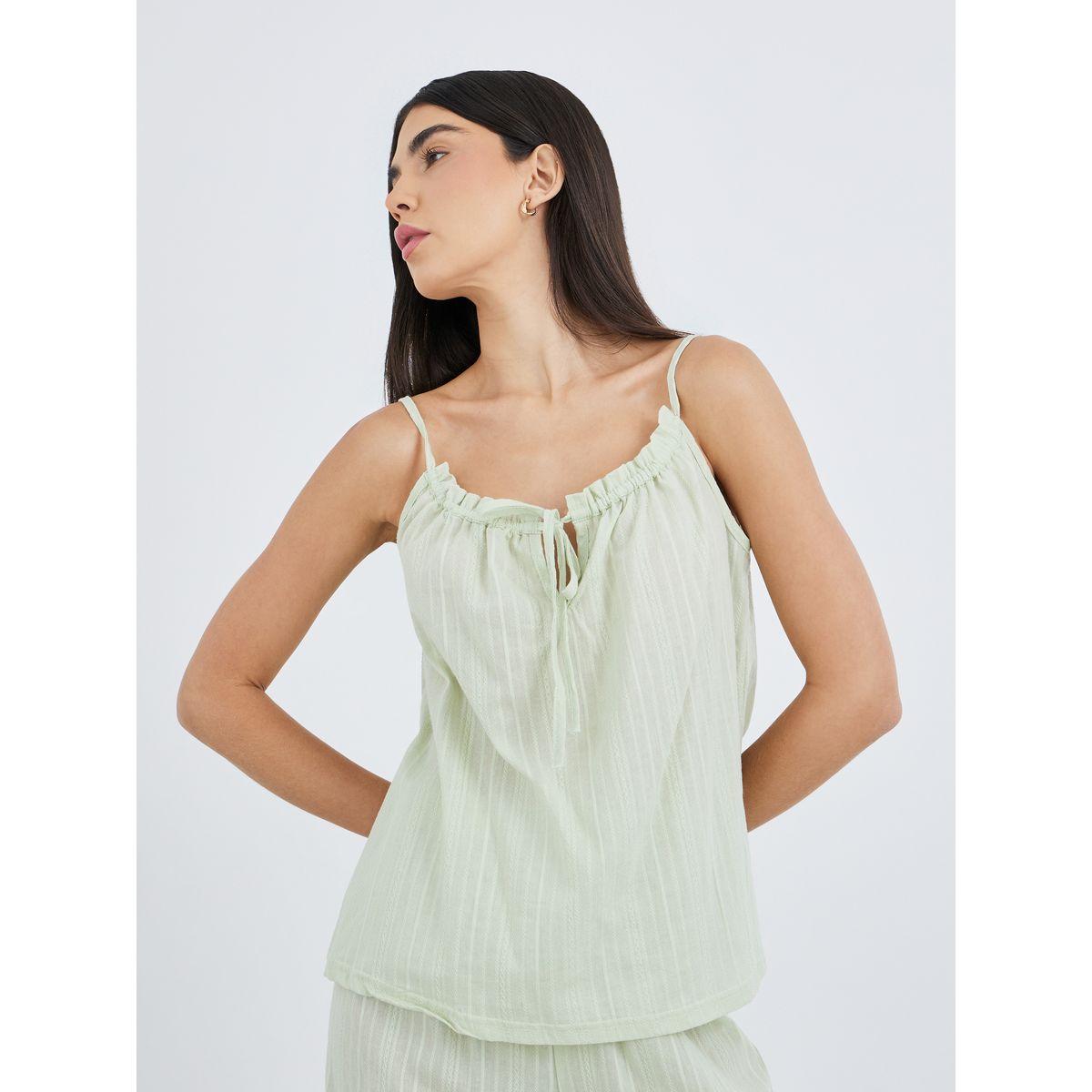 طقم من بنطال بيجاما وبلوزة مخططة بتفاصيل بارزة الملمس-women-clothing-nightwear-pyjamas-longsets-image-2